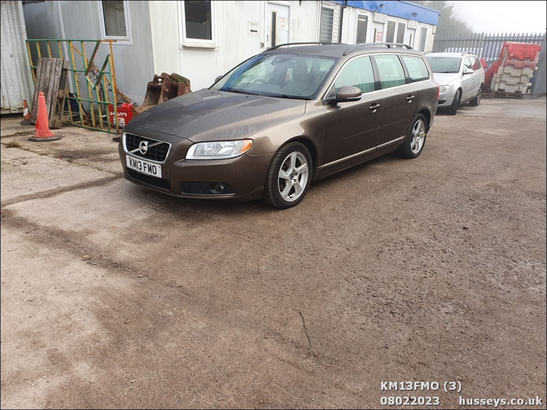 13/13 VOLVO V70 SE D2 AUTO - 1560cc 5dr Estate (Bronze, 177k) - Image 3 of 50