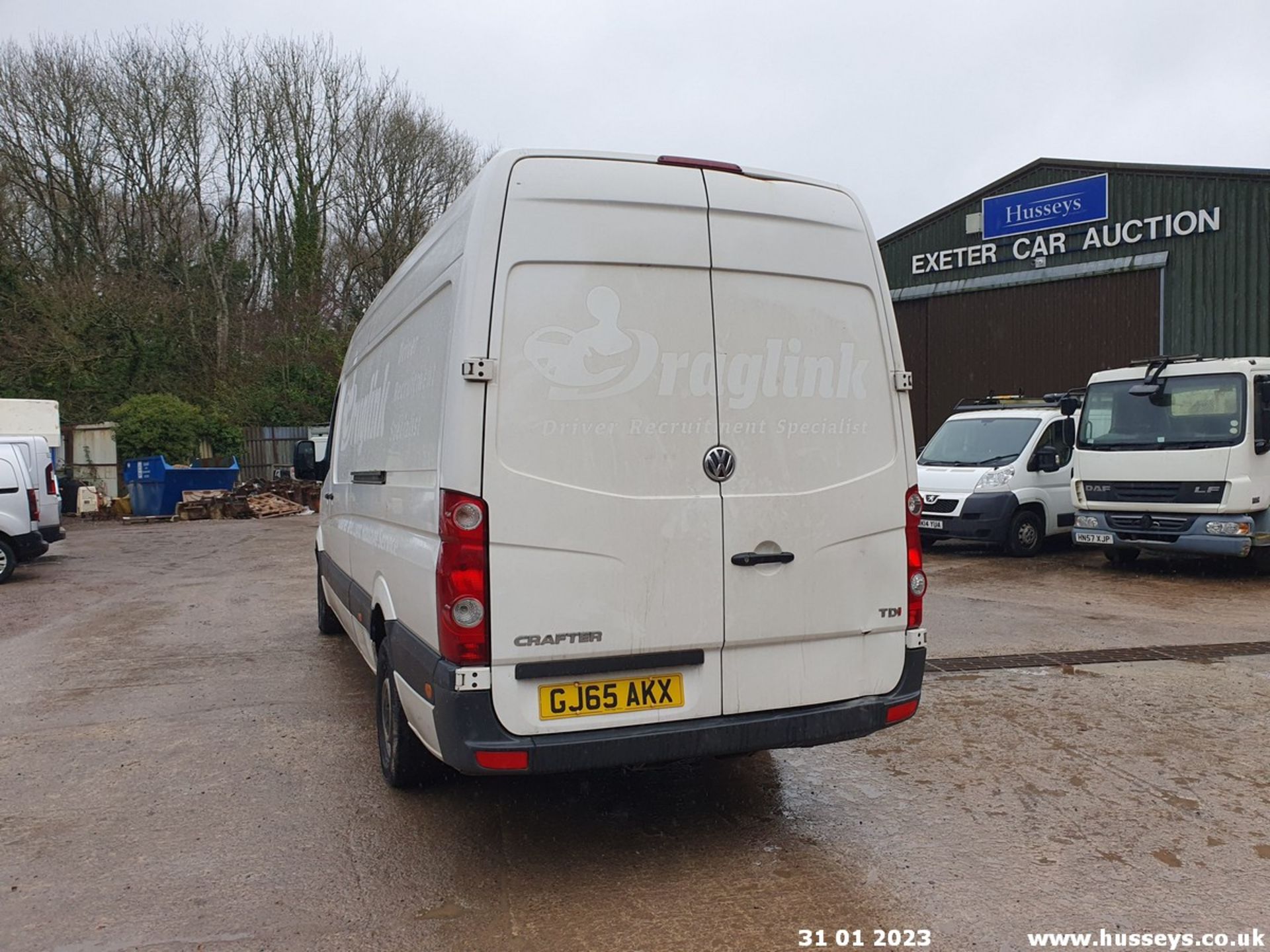 15/65 VOLKSWAGEN CRAFTER CR35 STARTLINE TD - 1968cc 5dr Van (White, 239k) - Image 23 of 55