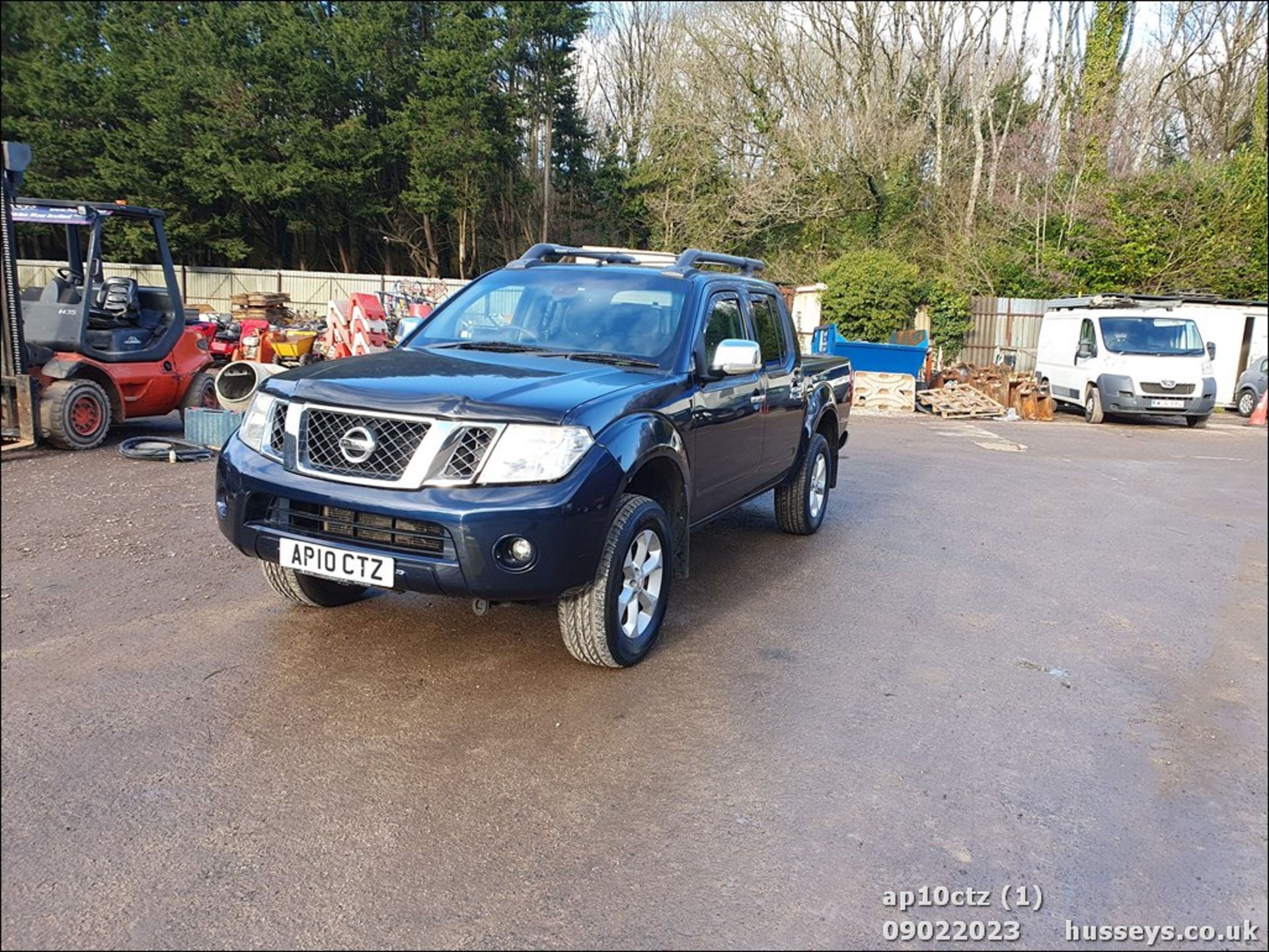 10/10 NISSAN NAVARA TEKNA D/C DCI 188 - 2488cc Pickup (Blue, 124k) - Image 2 of 45