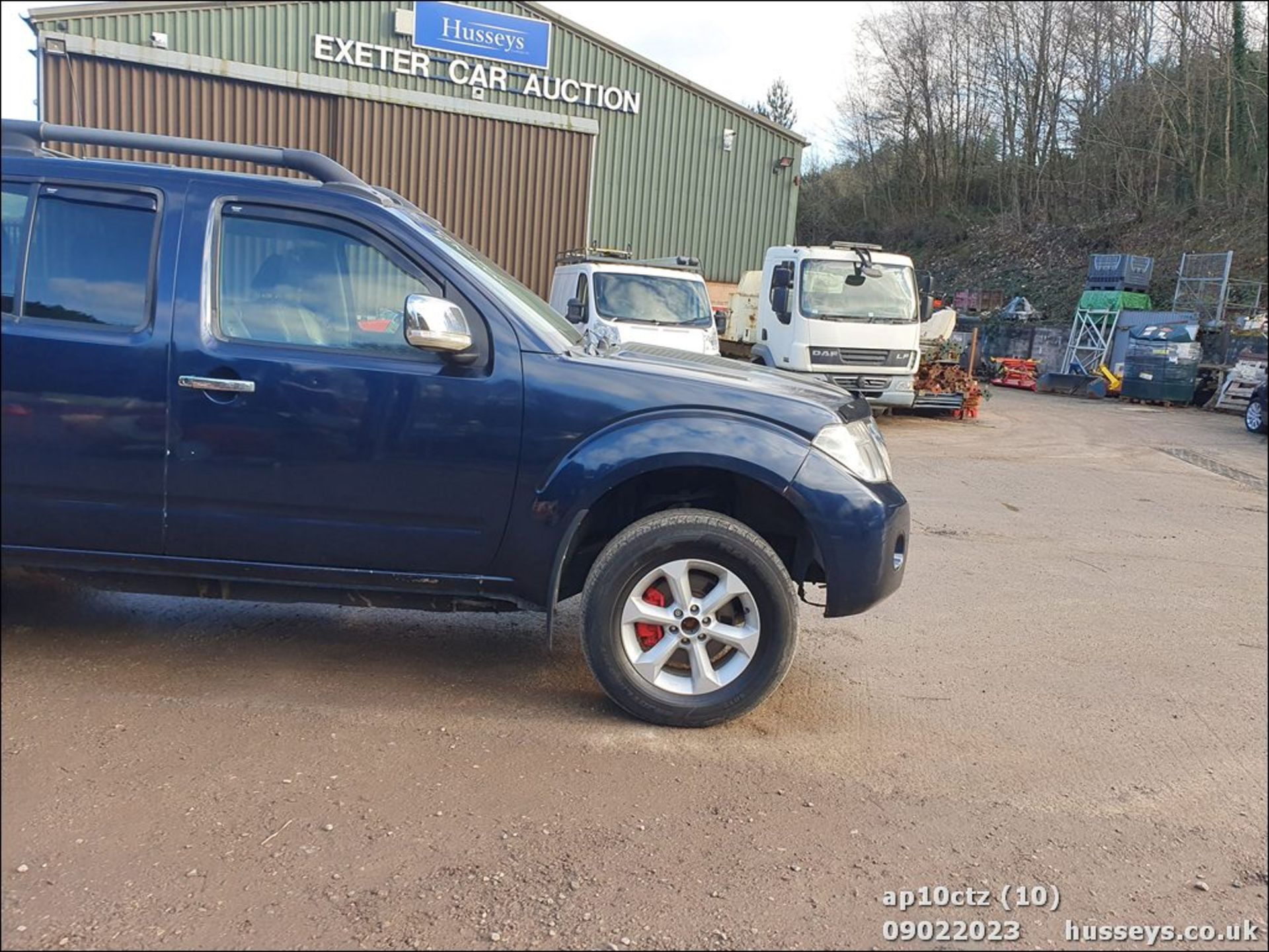 10/10 NISSAN NAVARA TEKNA D/C DCI 188 - 2488cc Pickup (Blue, 124k) - Image 11 of 45