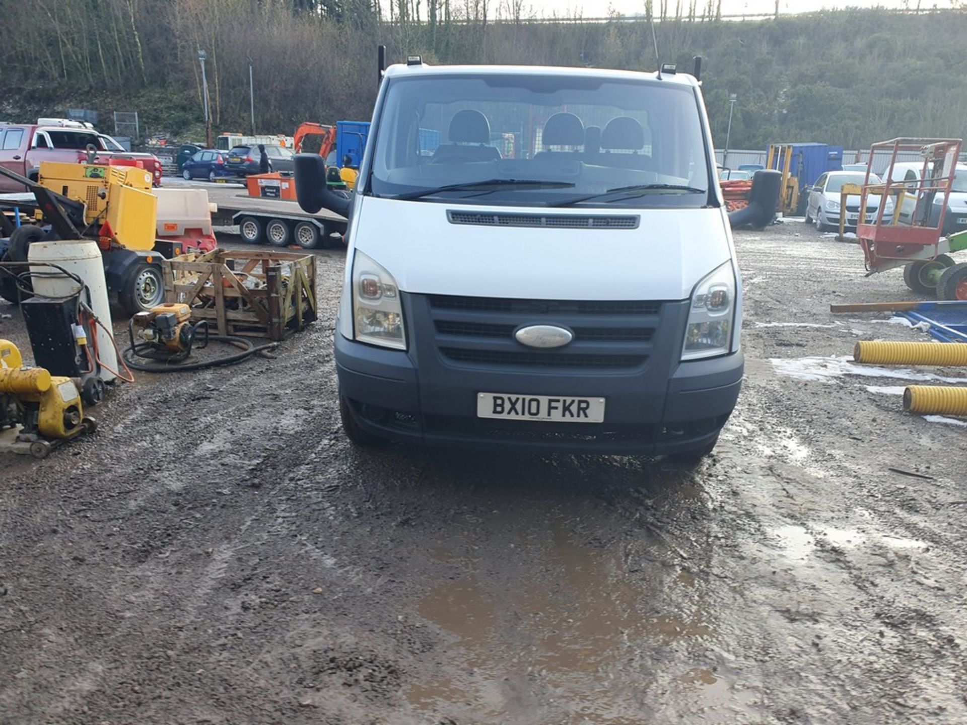 10/10 FORD TRANSIT 100 T350M RWD - 2402cc 2dr Tipper (White, 118k) - Image 9 of 27