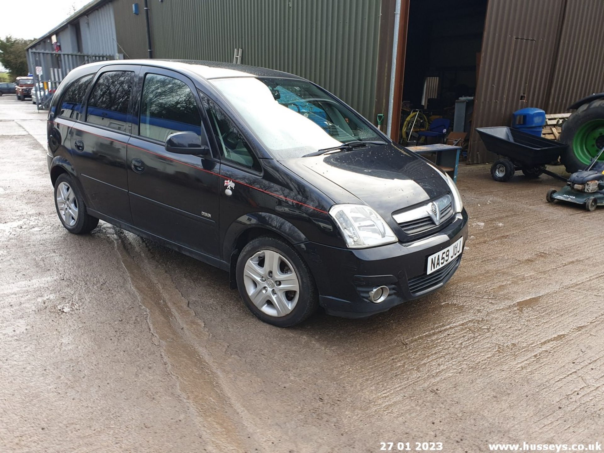 10/59 VAUXHALL MERIVA DESIGN 16V T-PORT - 1364cc 5dr MPV (Black) - Image 9 of 39