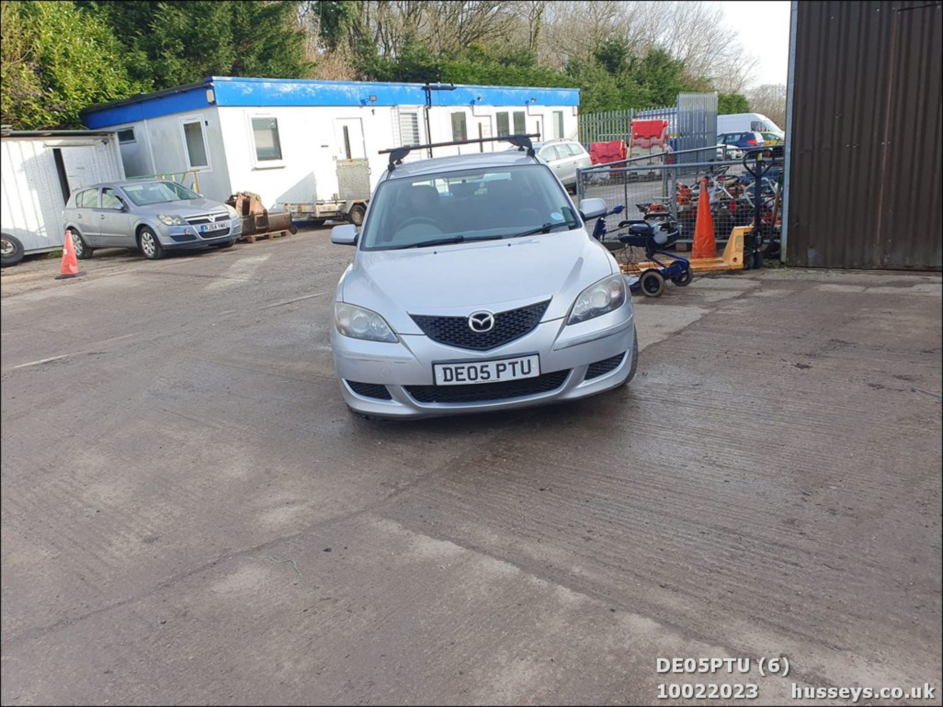 05/05 MAZDA 3 TS - 1598cc 5dr Hatchback (Silver, 101k) - Image 6 of 39