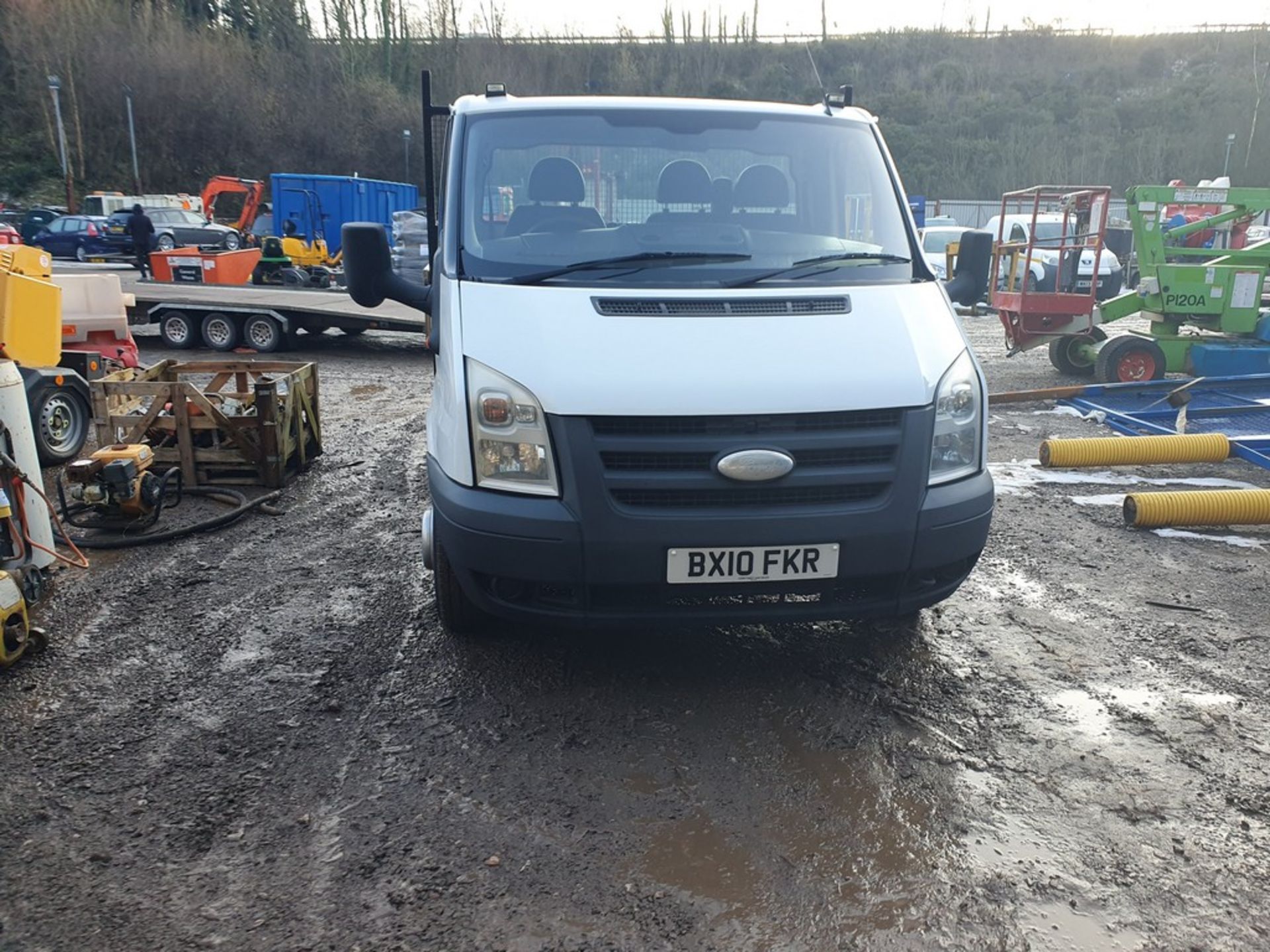 10/10 FORD TRANSIT 100 T350M RWD - 2402cc 2dr Tipper (White, 118k) - Image 11 of 27