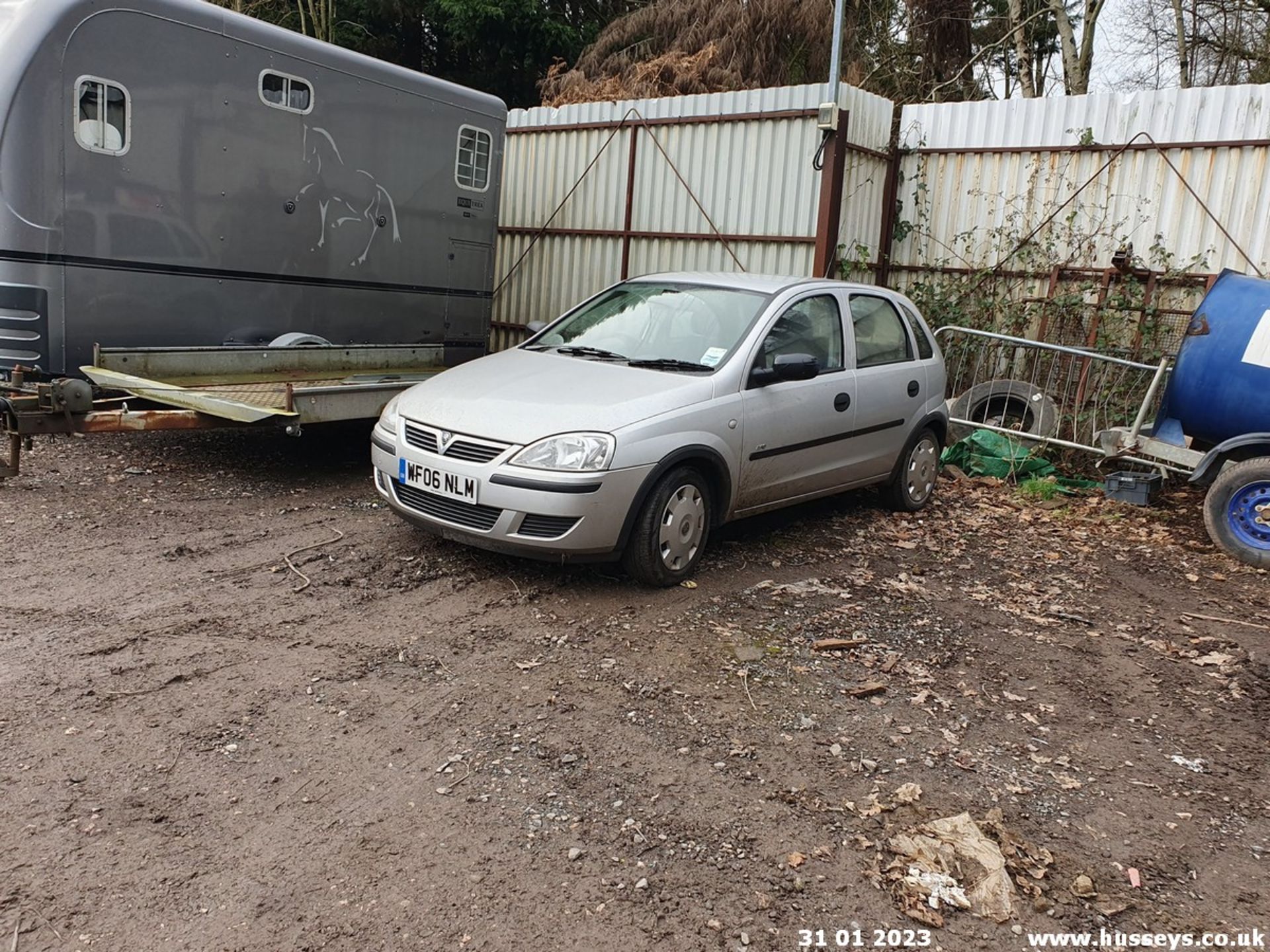 06/06 VAUXHALL CORSA LIFE TWINPORT - 1229cc 5dr Hatchback (Silver, 67k) - Image 2 of 34