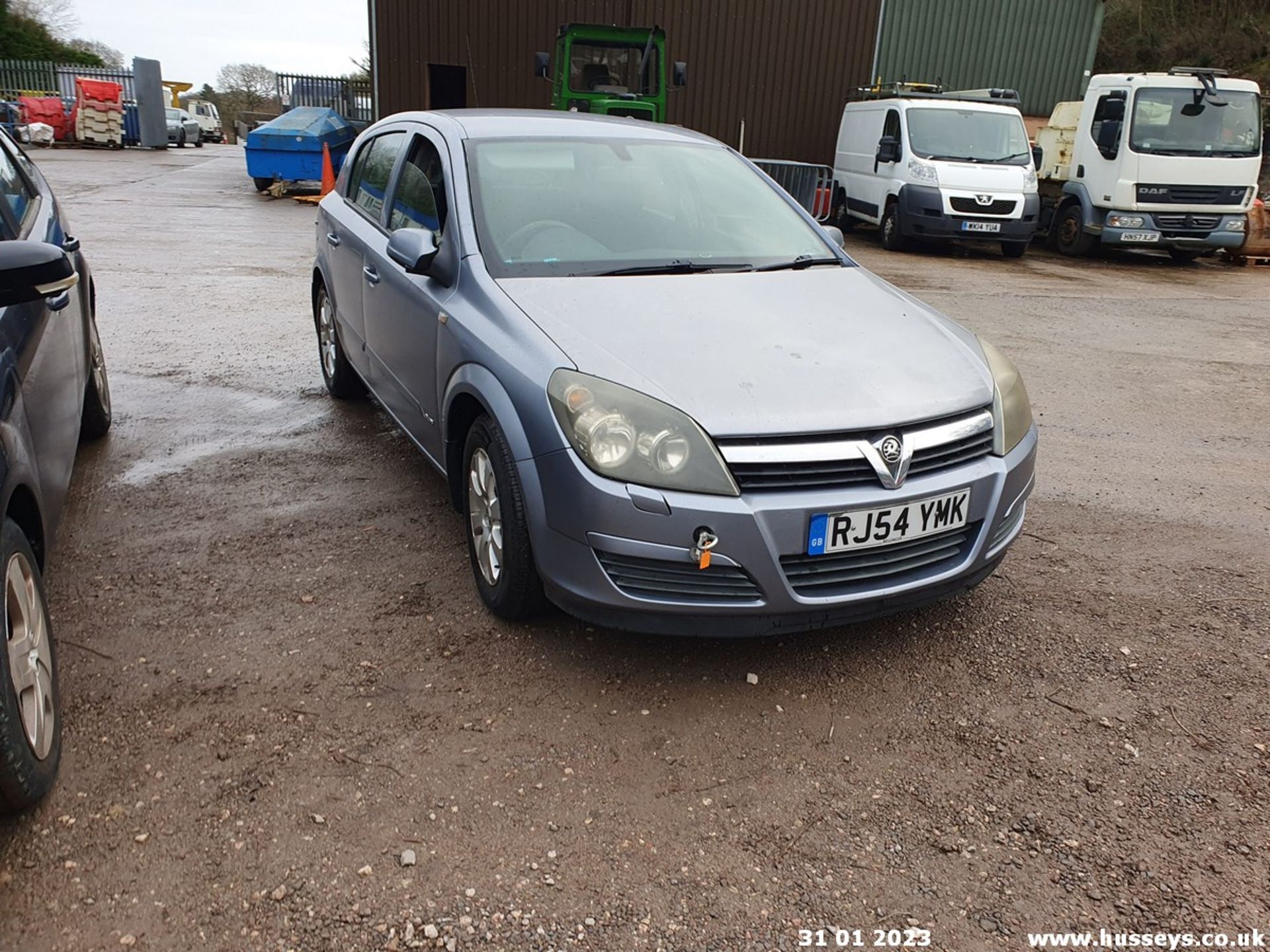 04/54 VAUXHALL ASTRA CLUB CDTI - 1686cc 5dr Hatchback (Silver) - Image 21 of 21
