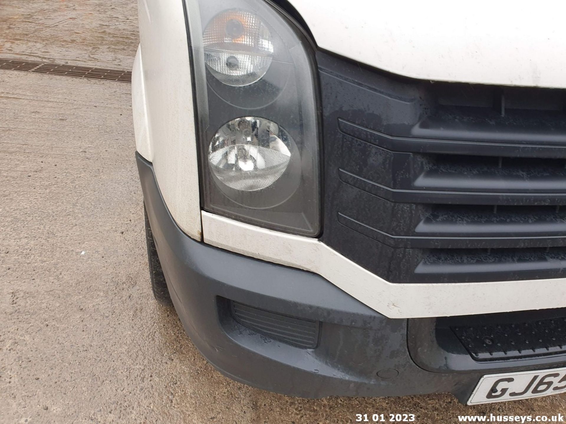 15/65 VOLKSWAGEN CRAFTER CR35 STARTLINE TD - 1968cc 5dr Van (White, 239k) - Image 39 of 55