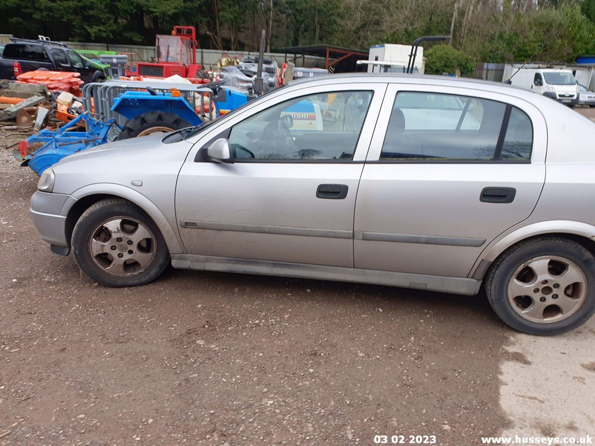 2000 VAUXHALL ASTRA CDX 16V AUTO - 1796cc 5dr Hatchback (Silver, 117k) - Image 9 of 32