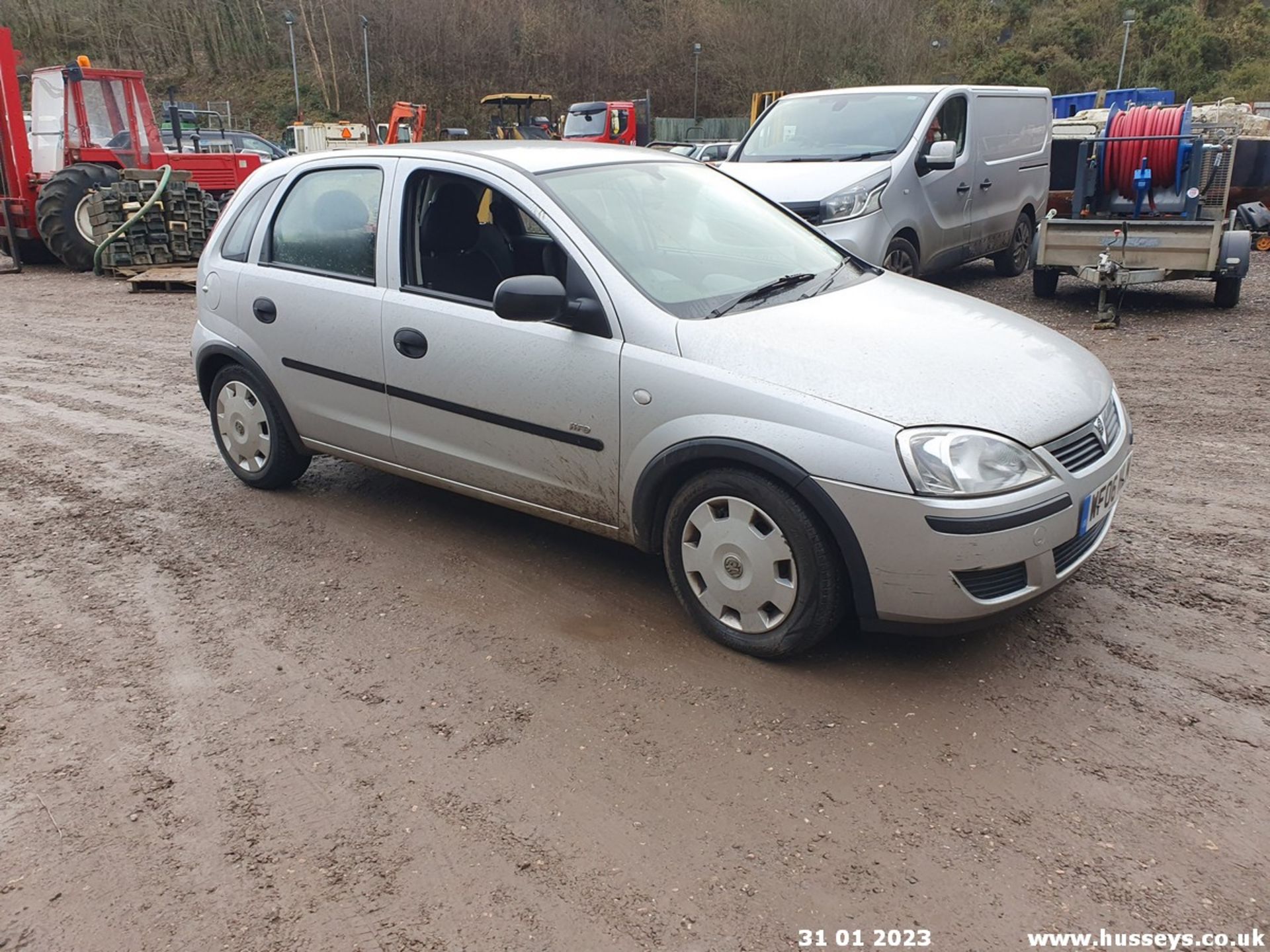 06/06 VAUXHALL CORSA LIFE TWINPORT - 1229cc 5dr Hatchback (Silver, 67k) - Image 4 of 34