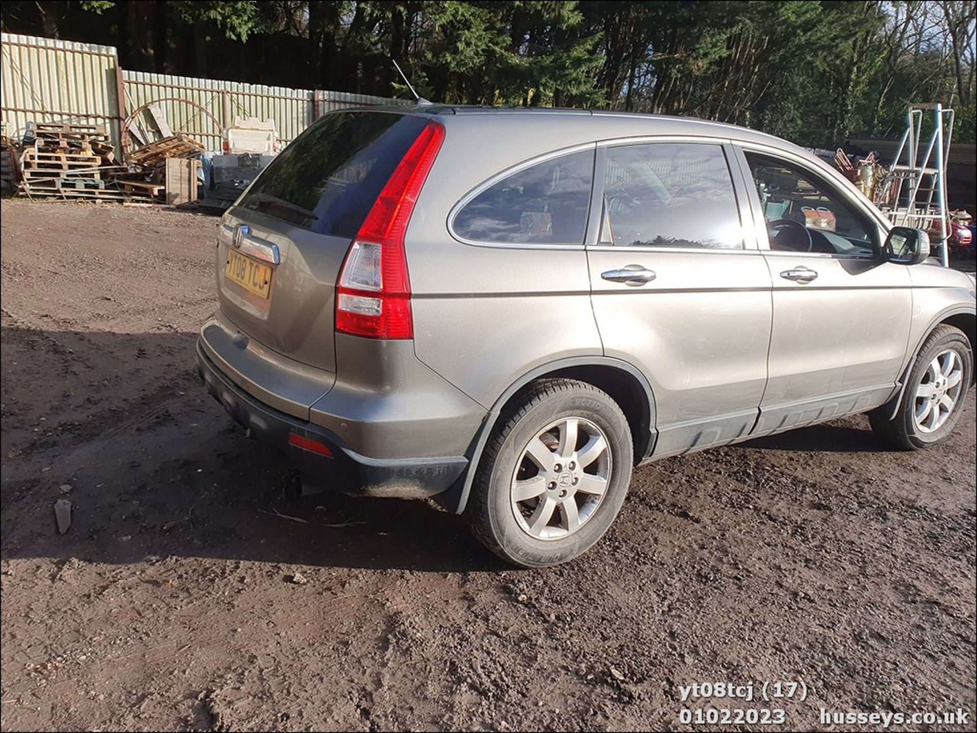 08/08 HONDA CR-V ES I-VTEC - 1997cc 5dr Estate (Grey, 77k) - Image 18 of 52