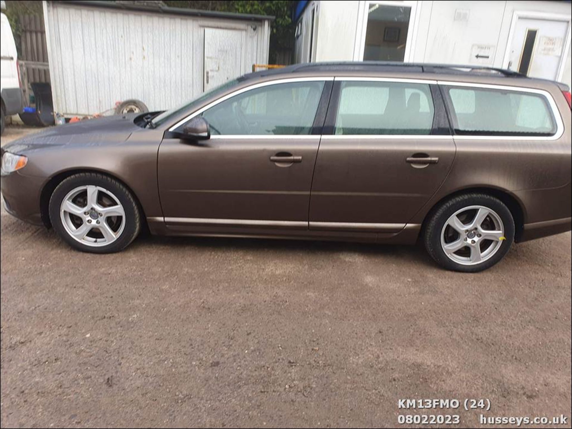 13/13 VOLVO V70 SE D2 AUTO - 1560cc 5dr Estate (Bronze, 177k) - Image 24 of 50