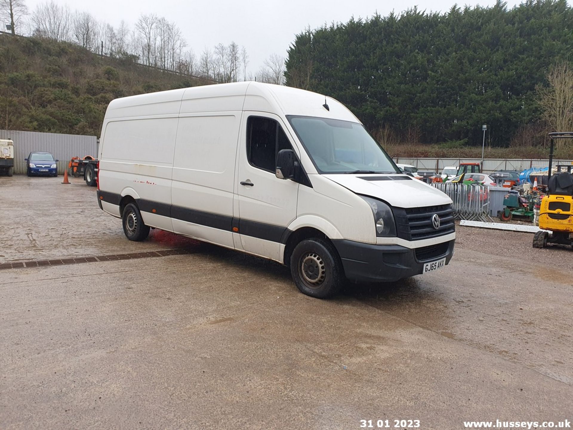 15/65 VOLKSWAGEN CRAFTER CR35 STARTLINE TD - 1968cc 5dr Van (White, 239k) - Image 10 of 55