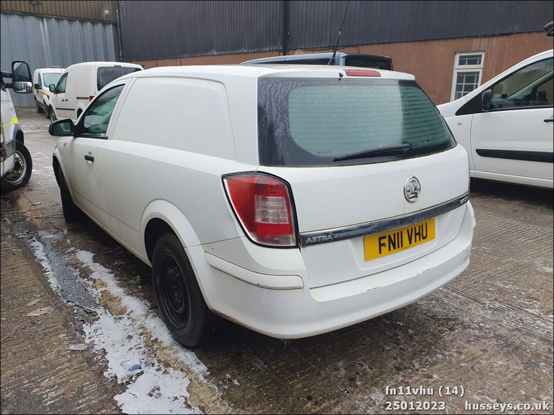 11/11 VAUXHALL ASTRA CLUB A/C CDTI - 1686cc 3dr Van (White, 90k) - Image 14 of 29