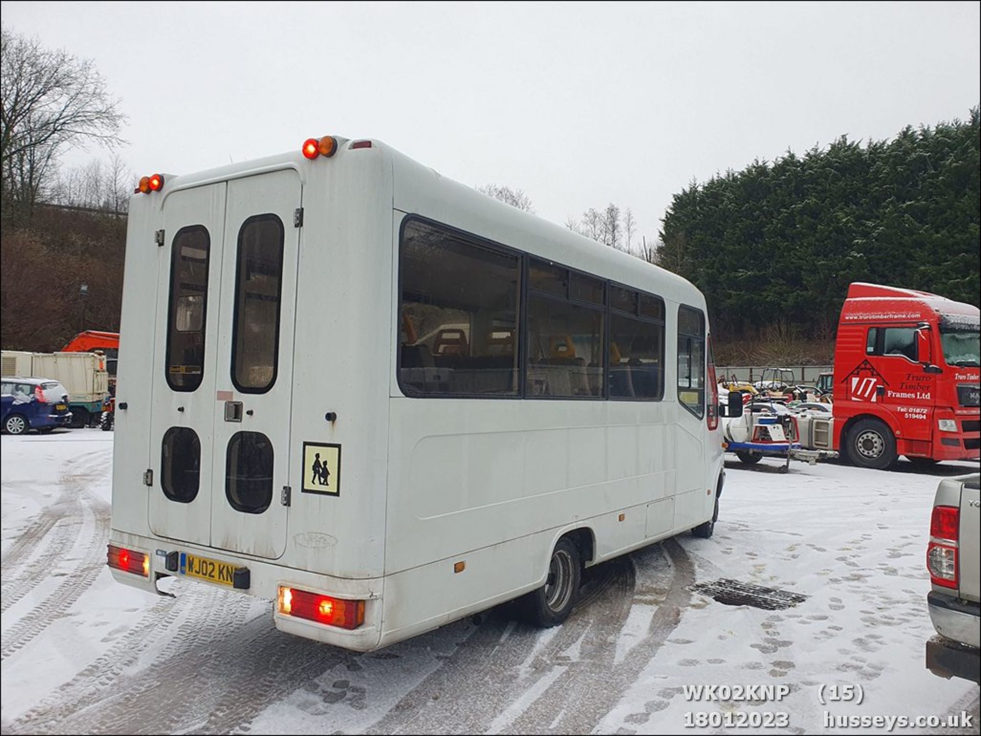 02/02 MERCEDES SPRINTER 413 CDI - 2151cc 2dr Minibus (White, 415k) - Image 2 of 15