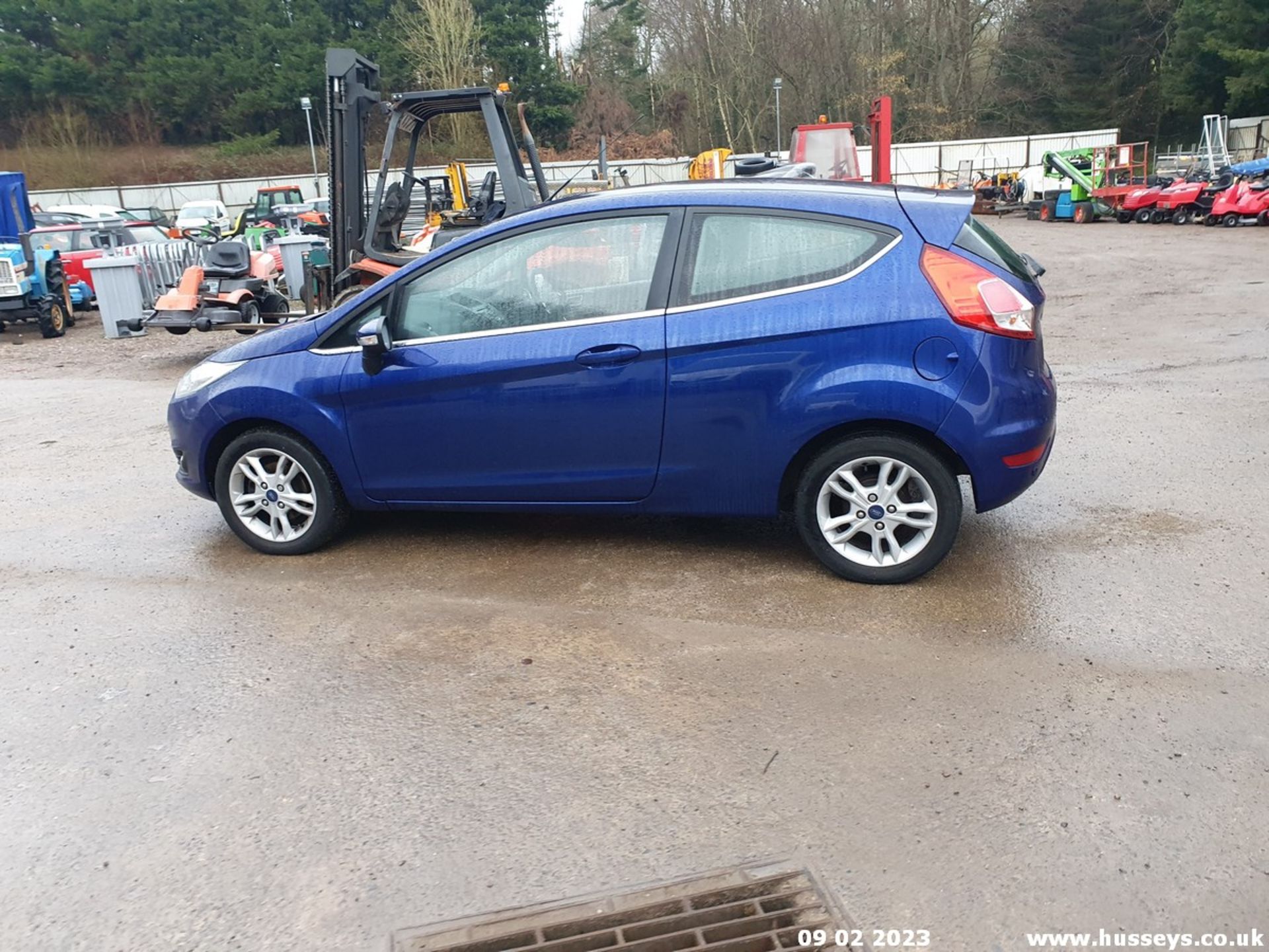 15/65 FORD FIESTA ZETEC TDCI - 1499cc 3dr Hatchback (Blue, 128k) - Image 13 of 48