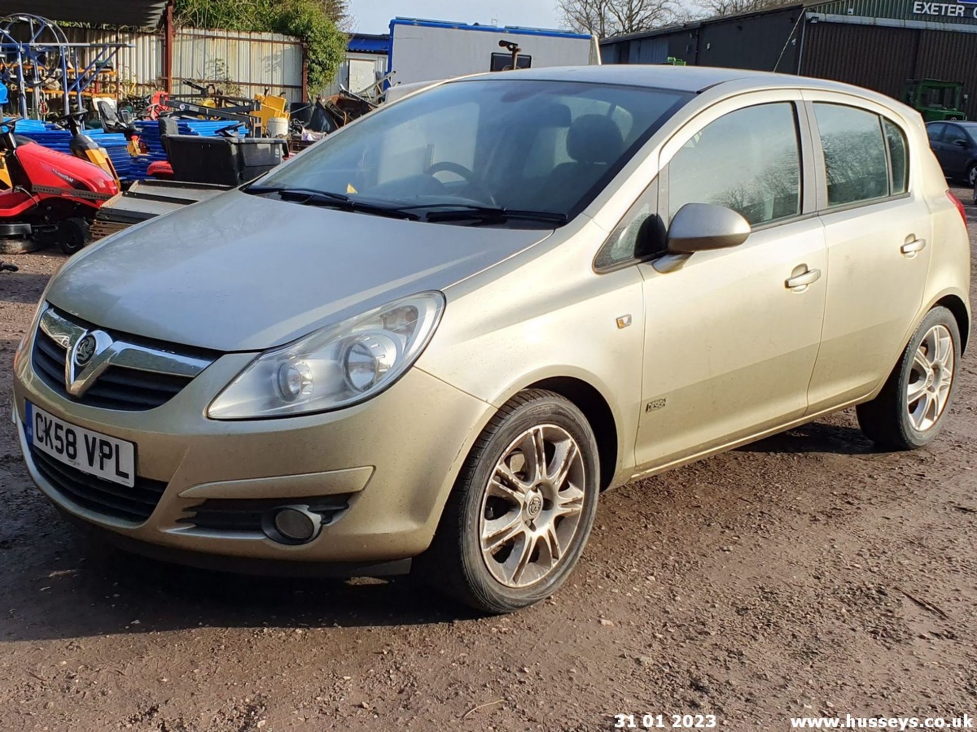 08/58 VAUXHALL CORSA DESIGN - 1229cc 5dr Hatchback (Gold, 50k)