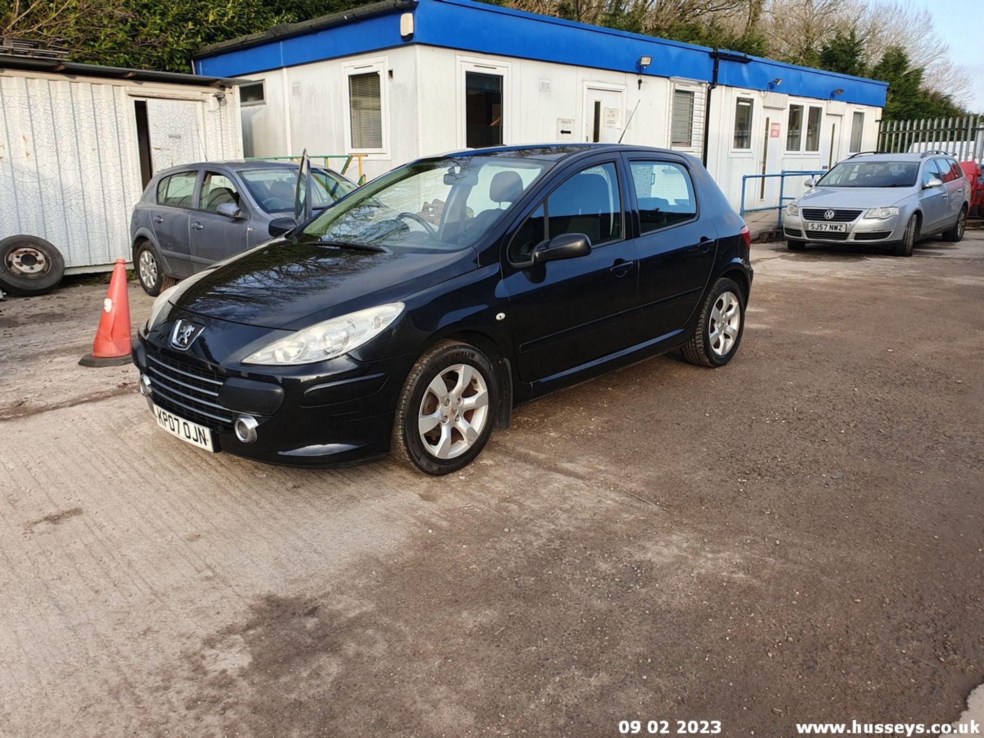 07/07 PEUGEOT 307 S - 1587cc 5dr Hatchback (Black, 90k) - Image 21 of 35