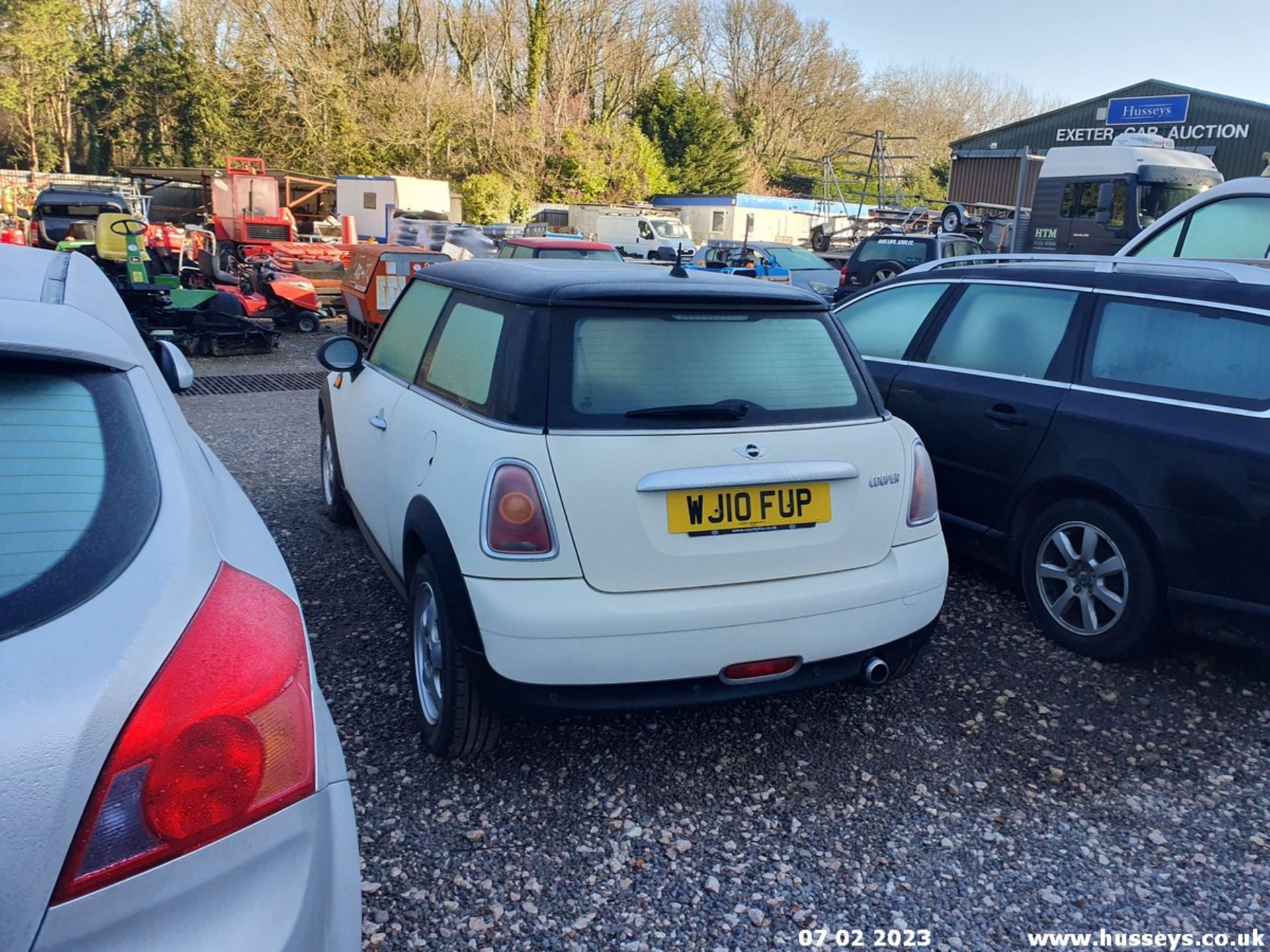 10/10 MINI COOPER AUTO - 1598cc 3dr Hatchback (White, 73k) - Image 11 of 29