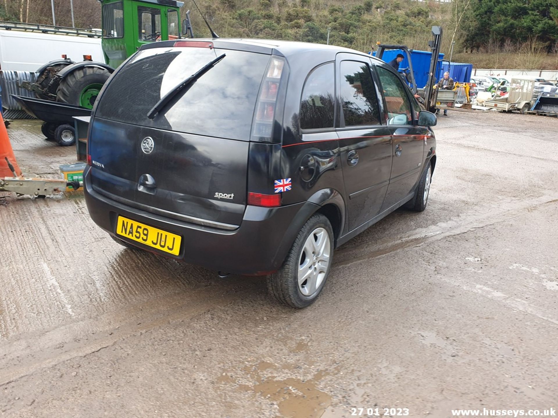 10/59 VAUXHALL MERIVA DESIGN 16V T-PORT - 1364cc 5dr MPV (Black) - Image 3 of 39