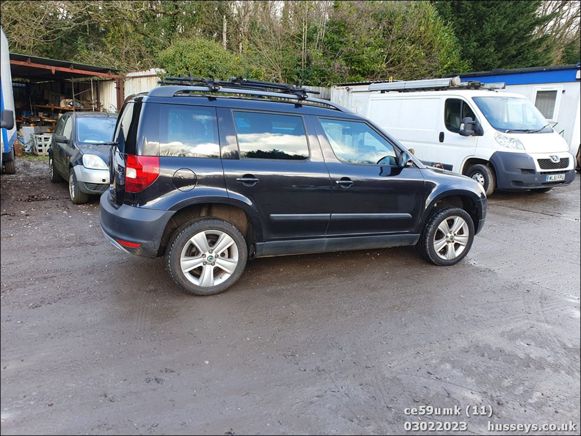 09/59 SKODA YETI SE TSI 4X4 - 1798cc 5dr Hatchback (Black, 51k) - Image 10 of 40