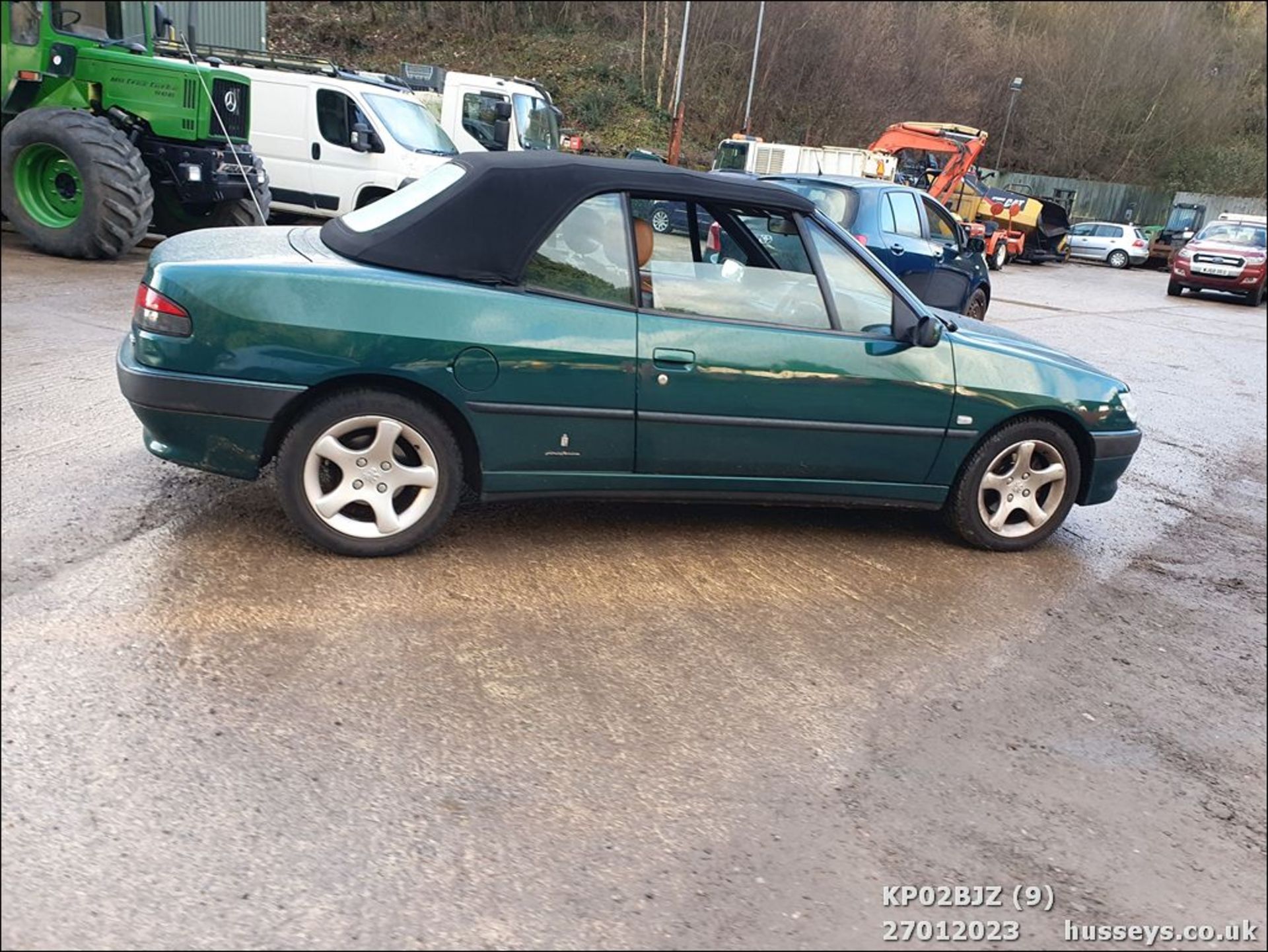 02/02 PEUGEOT 306 CABRIOLET SE 16V - 1761cc 2dr Convertible (Green, 94k) - Image 10 of 40