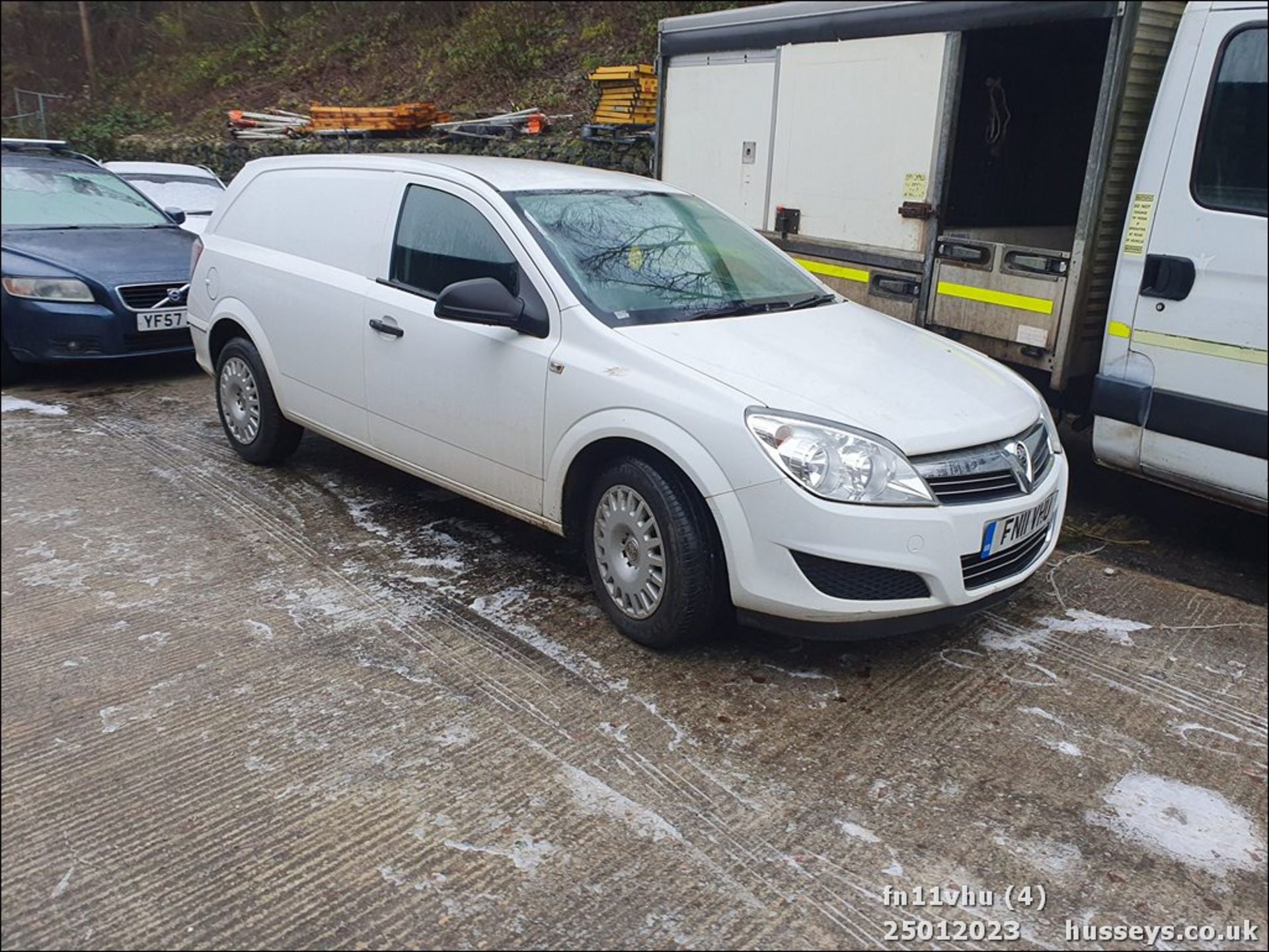 11/11 VAUXHALL ASTRA CLUB A/C CDTI - 1686cc 3dr Van (White, 90k) - Image 5 of 29