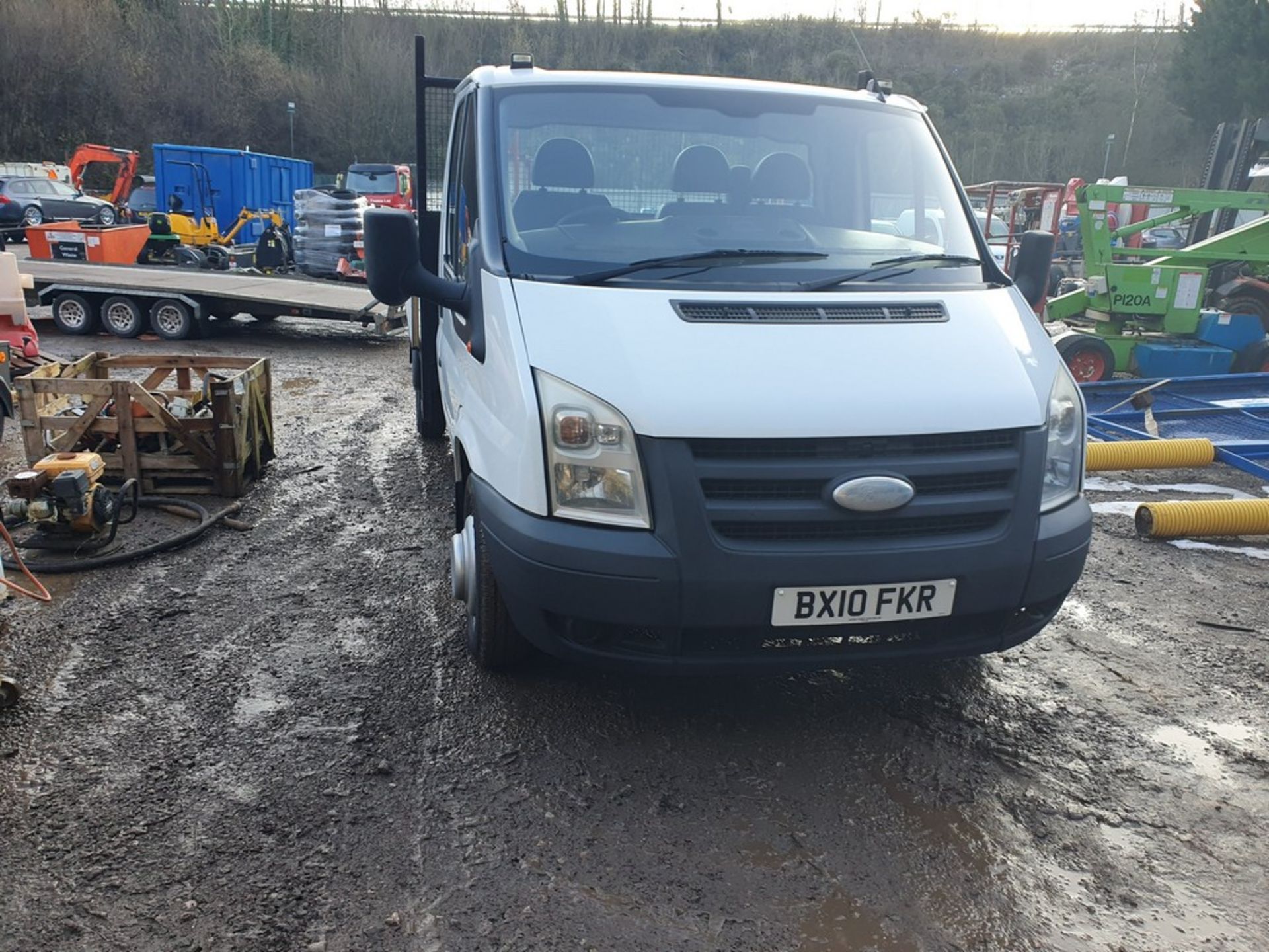 10/10 FORD TRANSIT 100 T350M RWD - 2402cc 2dr Tipper (White, 118k) - Image 12 of 27