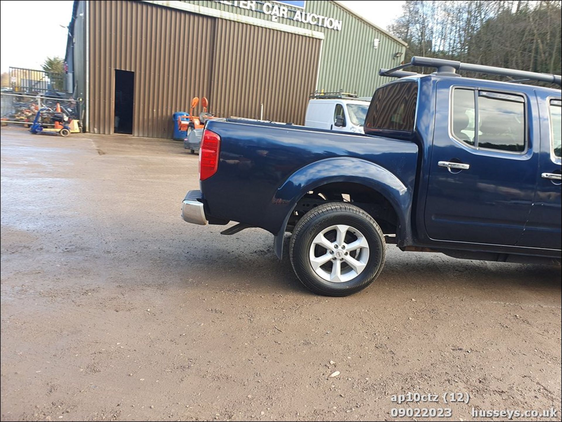 10/10 NISSAN NAVARA TEKNA D/C DCI 188 - 2488cc Pickup (Blue, 124k) - Image 13 of 45