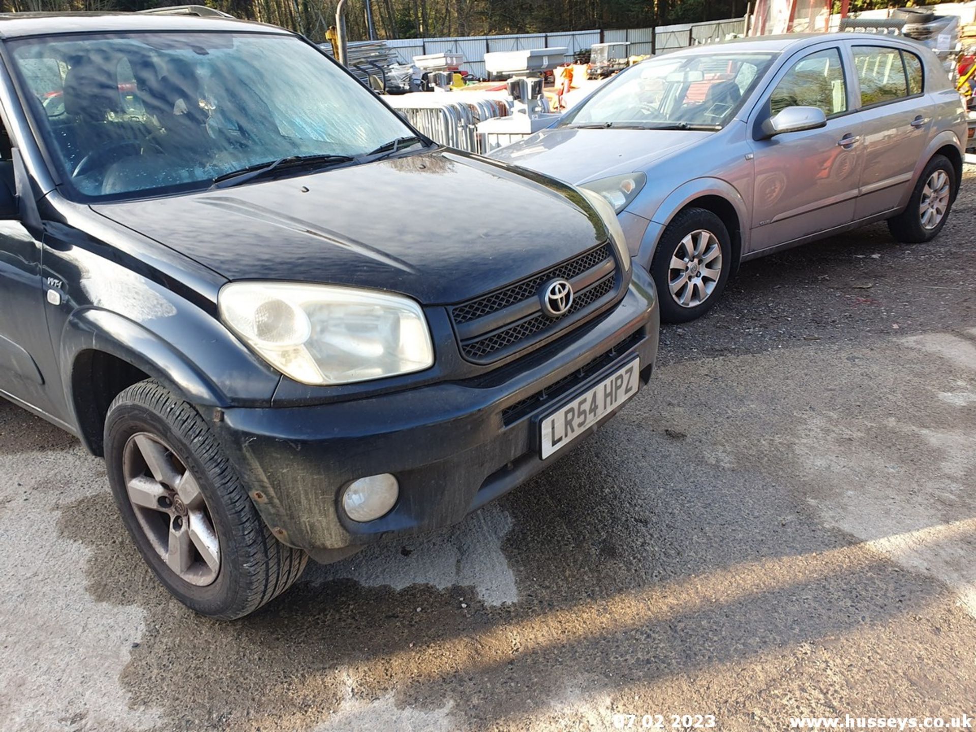 04/54 TOYOTA RAV4 XT4 VVTI - 1998cc 5dr Estate (Black, 203k) - Image 29 of 46