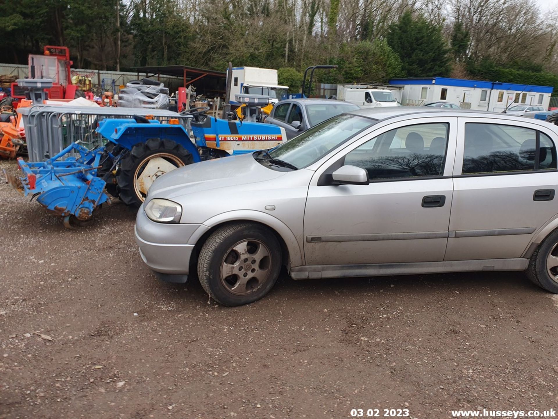 2000 VAUXHALL ASTRA CDX 16V AUTO - 1796cc 5dr Hatchback (Silver, 117k) - Image 11 of 32