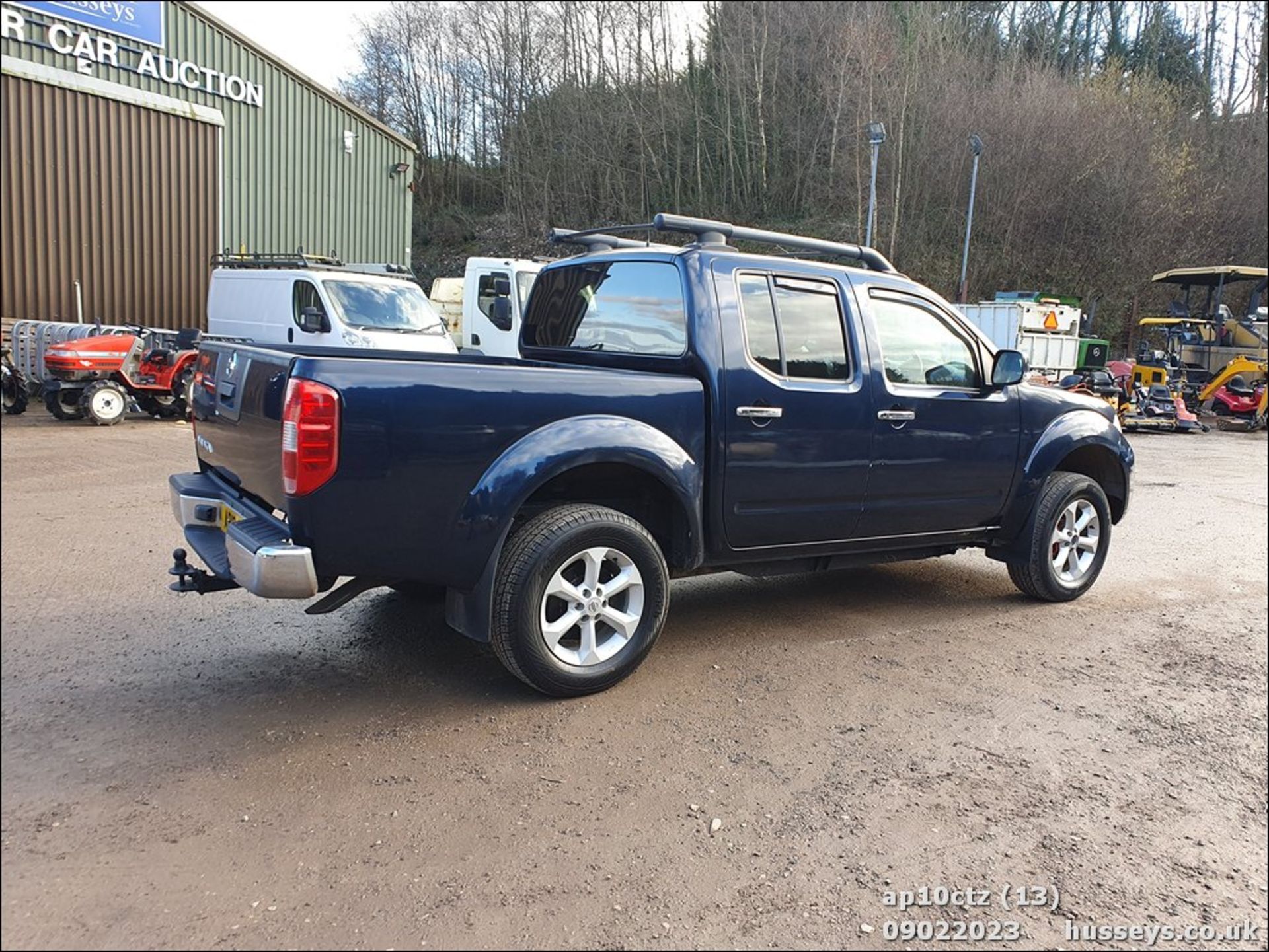 10/10 NISSAN NAVARA TEKNA D/C DCI 188 - 2488cc Pickup (Blue, 124k) - Image 14 of 45