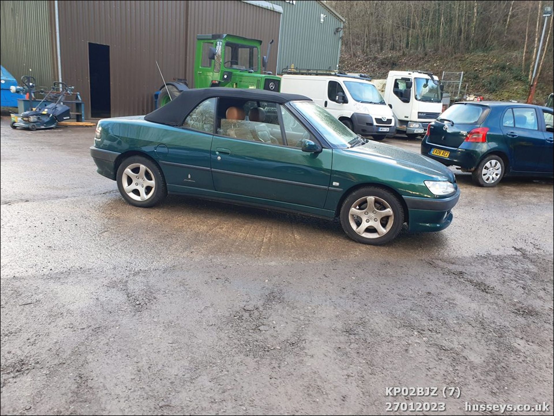 02/02 PEUGEOT 306 CABRIOLET SE 16V - 1761cc 2dr Convertible (Green, 94k) - Image 8 of 40