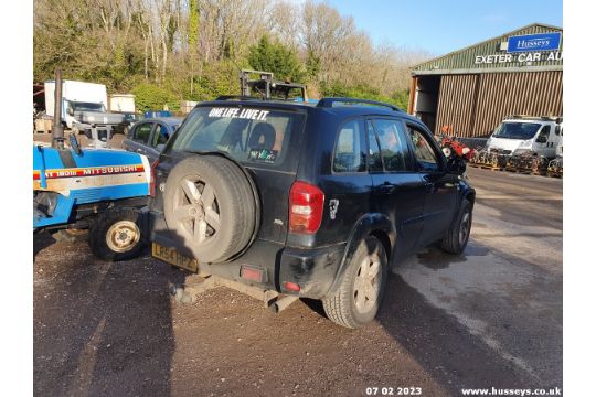 04/54 TOYOTA RAV4 XT4 VVTI - 1998cc 5dr Estate (Black, 203k) - Image 16 of 46