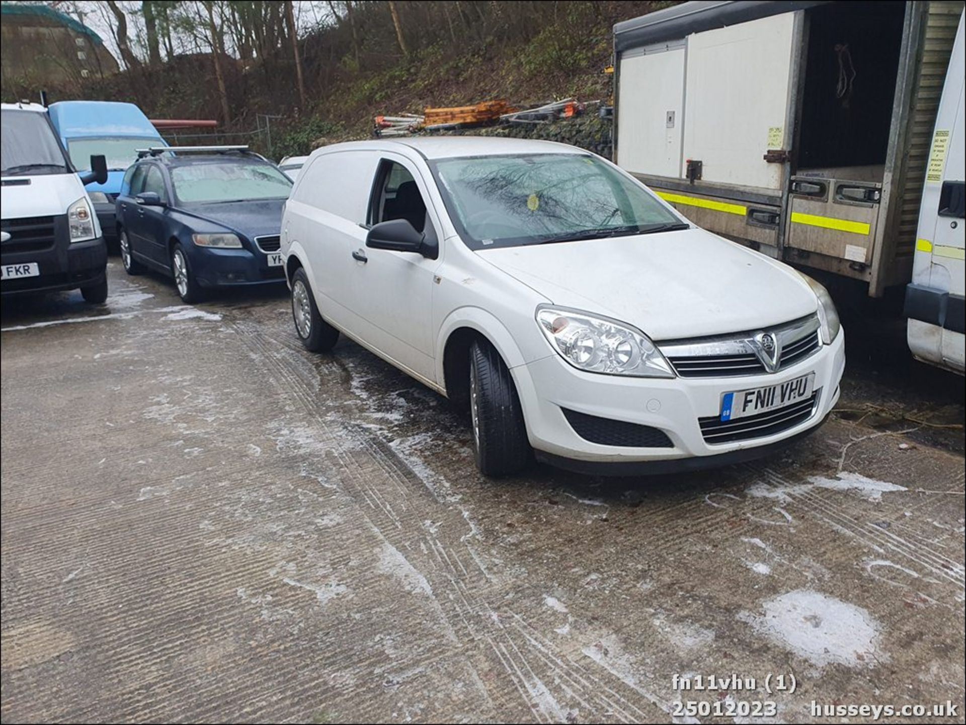 11/11 VAUXHALL ASTRA CLUB A/C CDTI - 1686cc 3dr Van (White, 90k) - Image 2 of 29