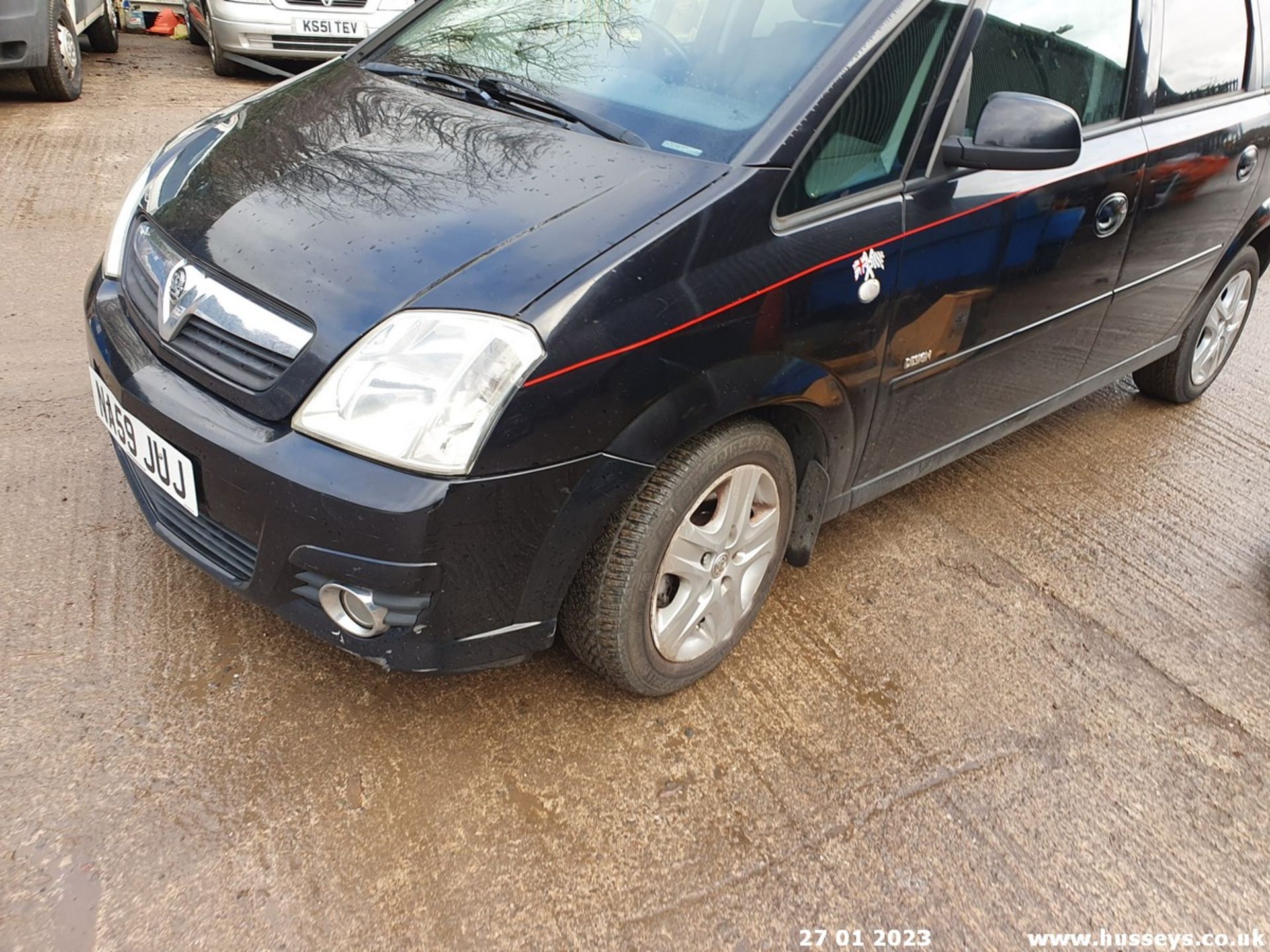 10/59 VAUXHALL MERIVA DESIGN 16V T-PORT - 1364cc 5dr MPV (Black) - Image 18 of 39