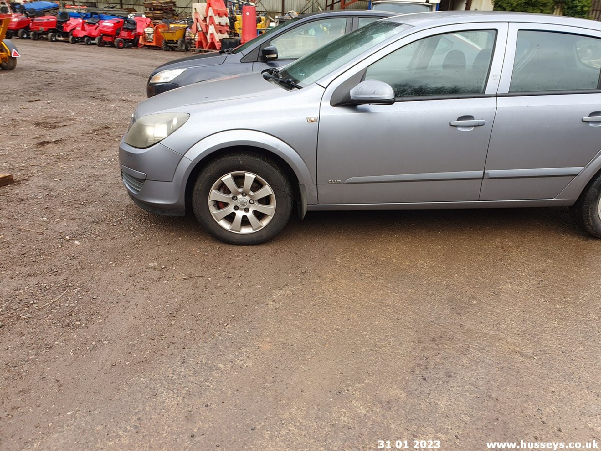 04/54 VAUXHALL ASTRA CLUB CDTI - 1686cc 5dr Hatchback (Silver) - Image 12 of 21