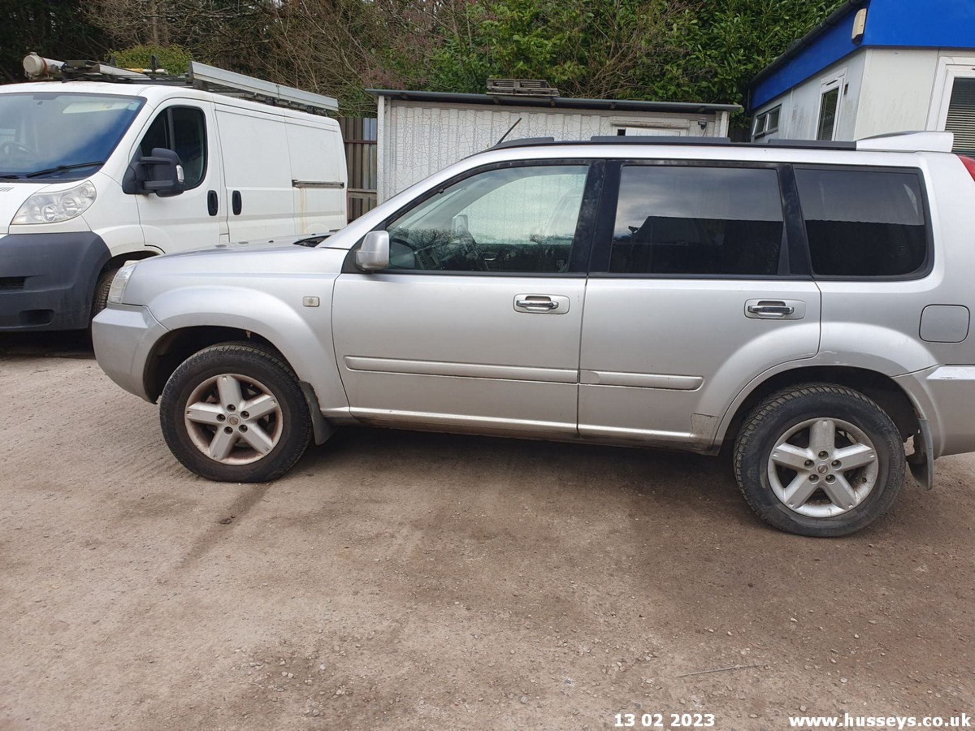 06/06 NISSAN X-TRAIL COLUMBIA DCI - 2184cc 5dr Estate (Silver, 135k) - Image 6 of 28