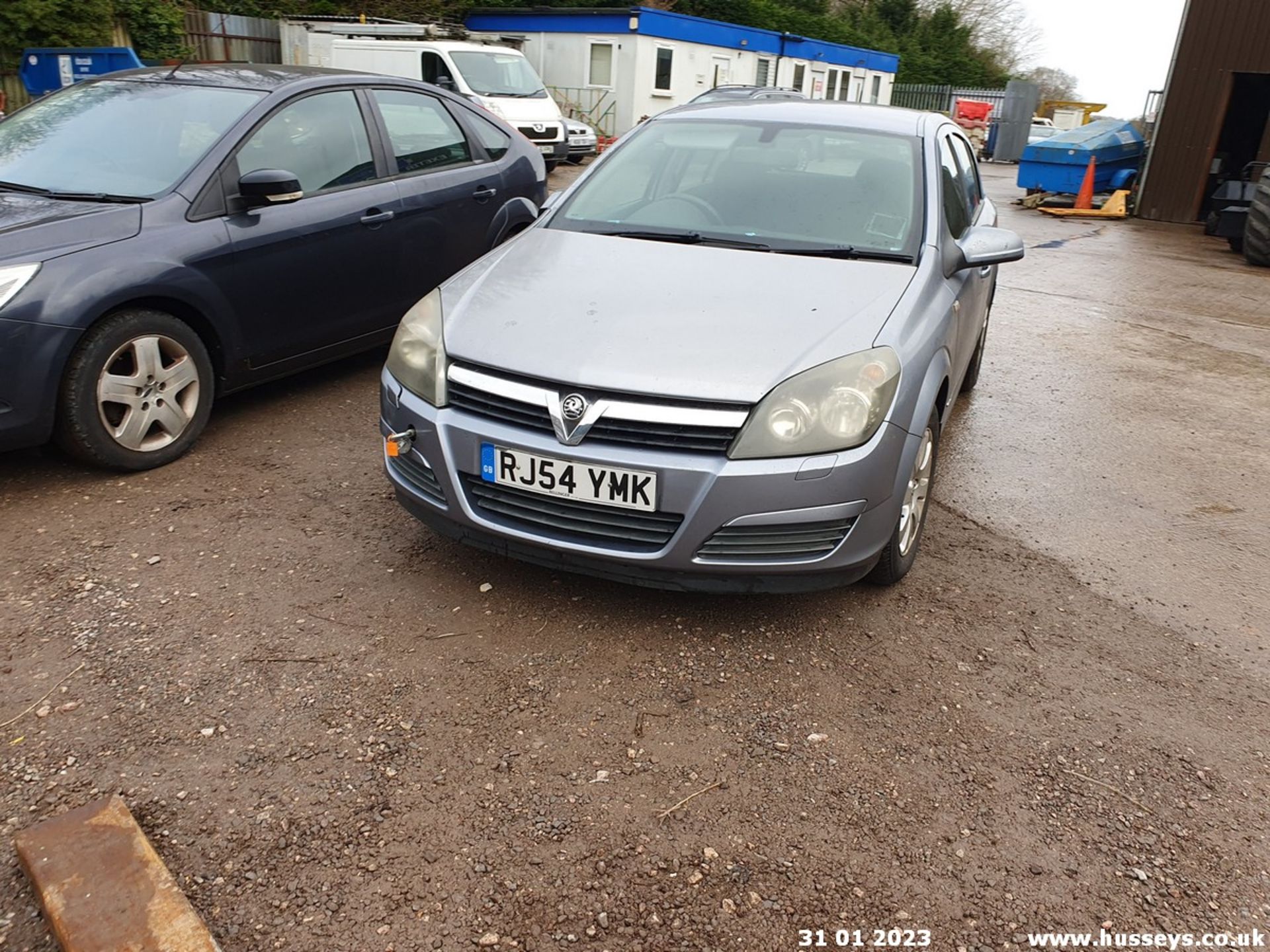 04/54 VAUXHALL ASTRA CLUB CDTI - 1686cc 5dr Hatchback (Silver) - Image 18 of 21