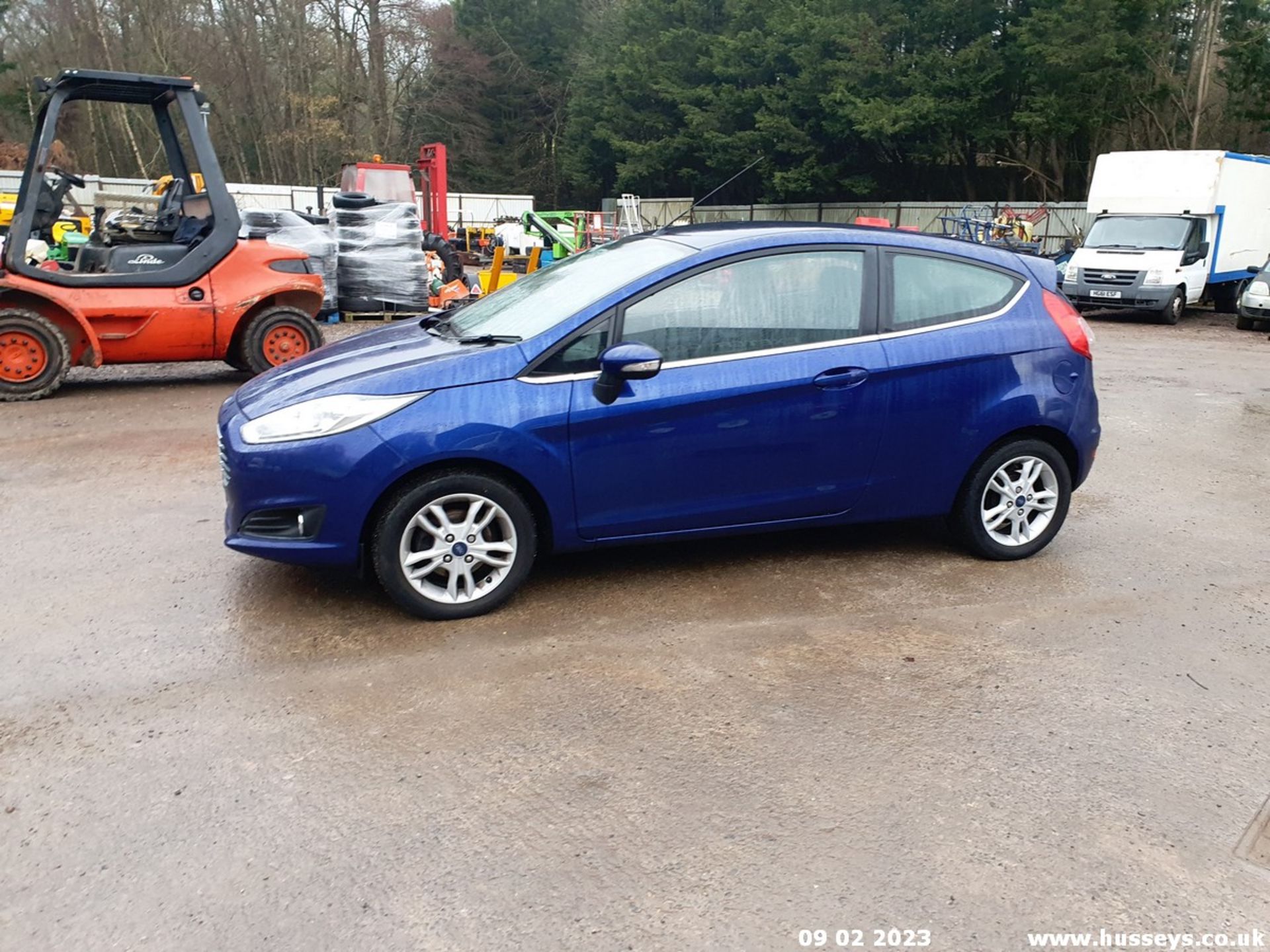 15/65 FORD FIESTA ZETEC TDCI - 1499cc 3dr Hatchback (Blue, 128k) - Image 11 of 48