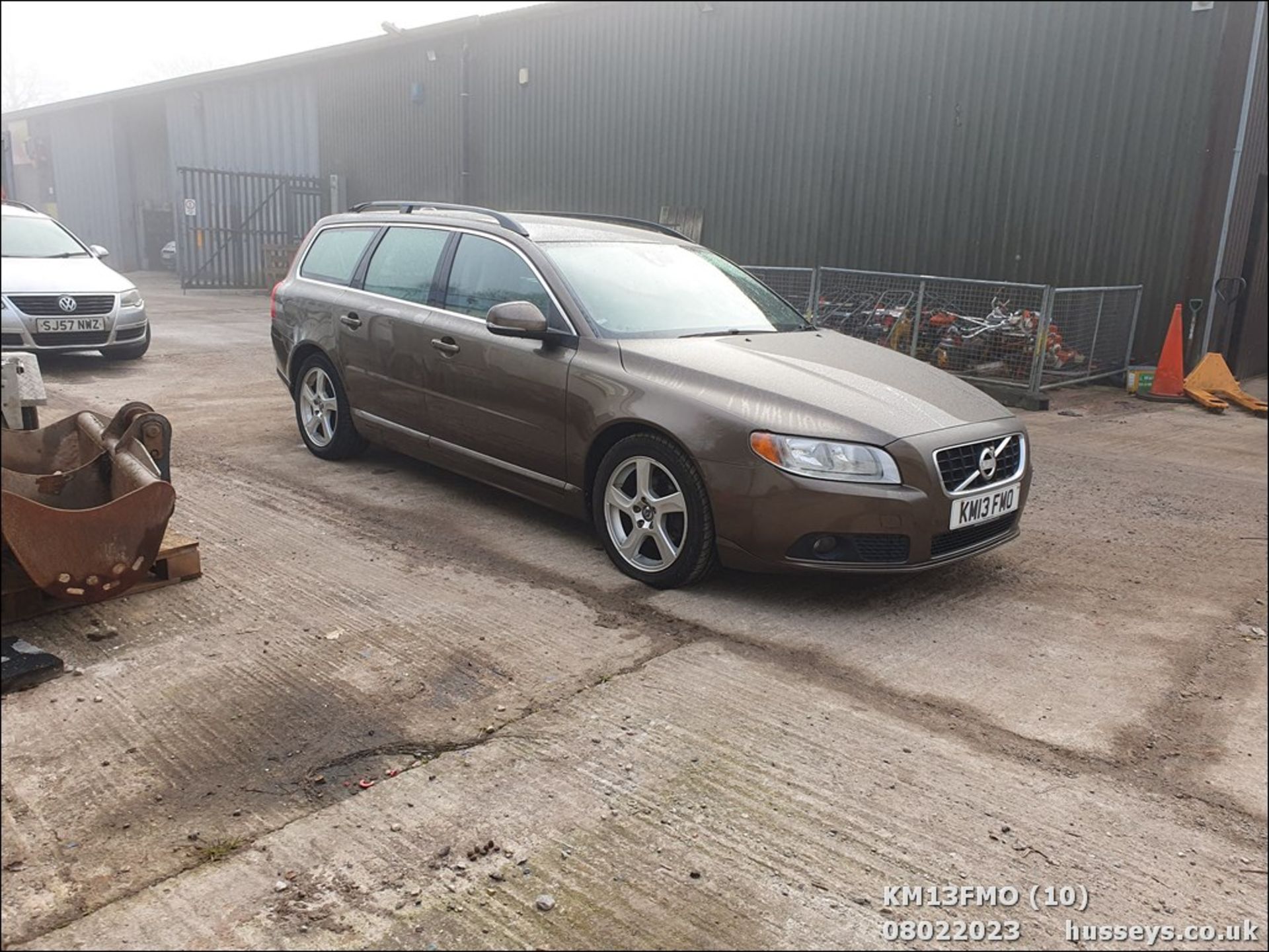 13/13 VOLVO V70 SE D2 AUTO - 1560cc 5dr Estate (Bronze, 177k) - Image 10 of 50