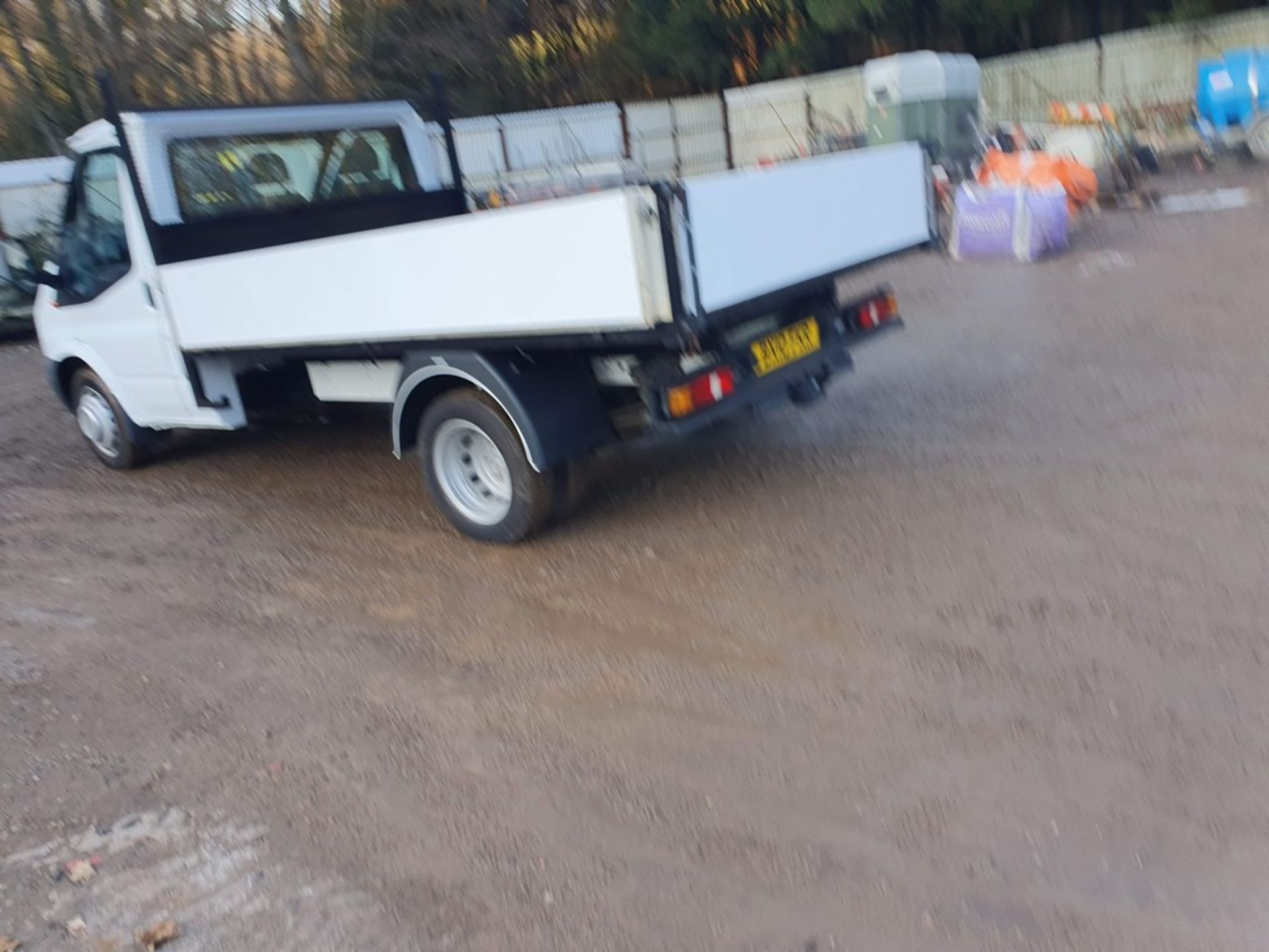 10/10 FORD TRANSIT 100 T350M RWD - 2402cc 2dr Tipper (White, 118k) - Image 2 of 27