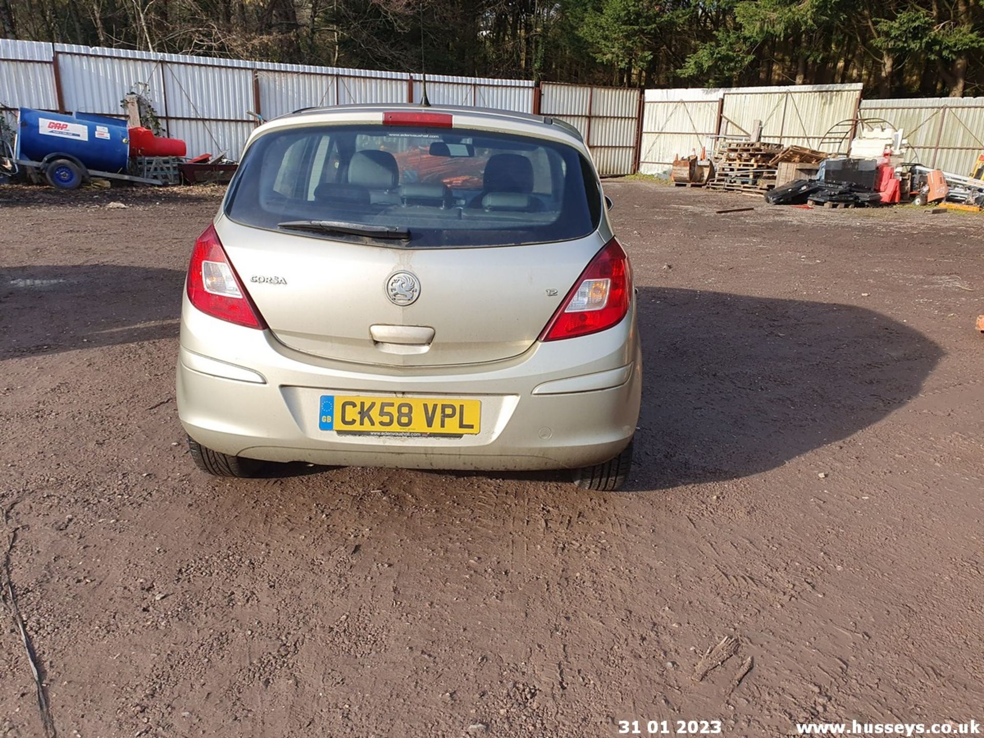 08/58 VAUXHALL CORSA DESIGN - 1229cc 5dr Hatchback (Gold, 50k) - Image 11 of 31