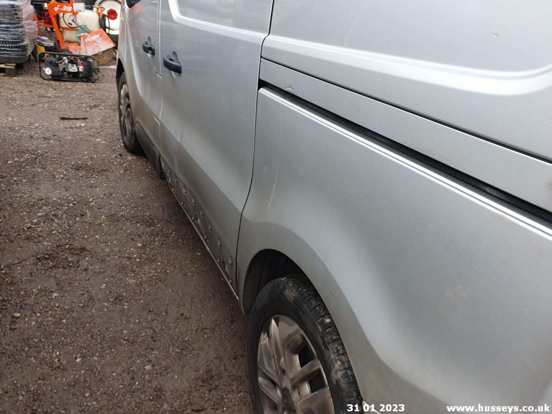 16/66 RENAULT TRAFIC SL27 SPORT NAV ENG - 1598cc 5dr Van (Silver, 170k) - Image 22 of 45