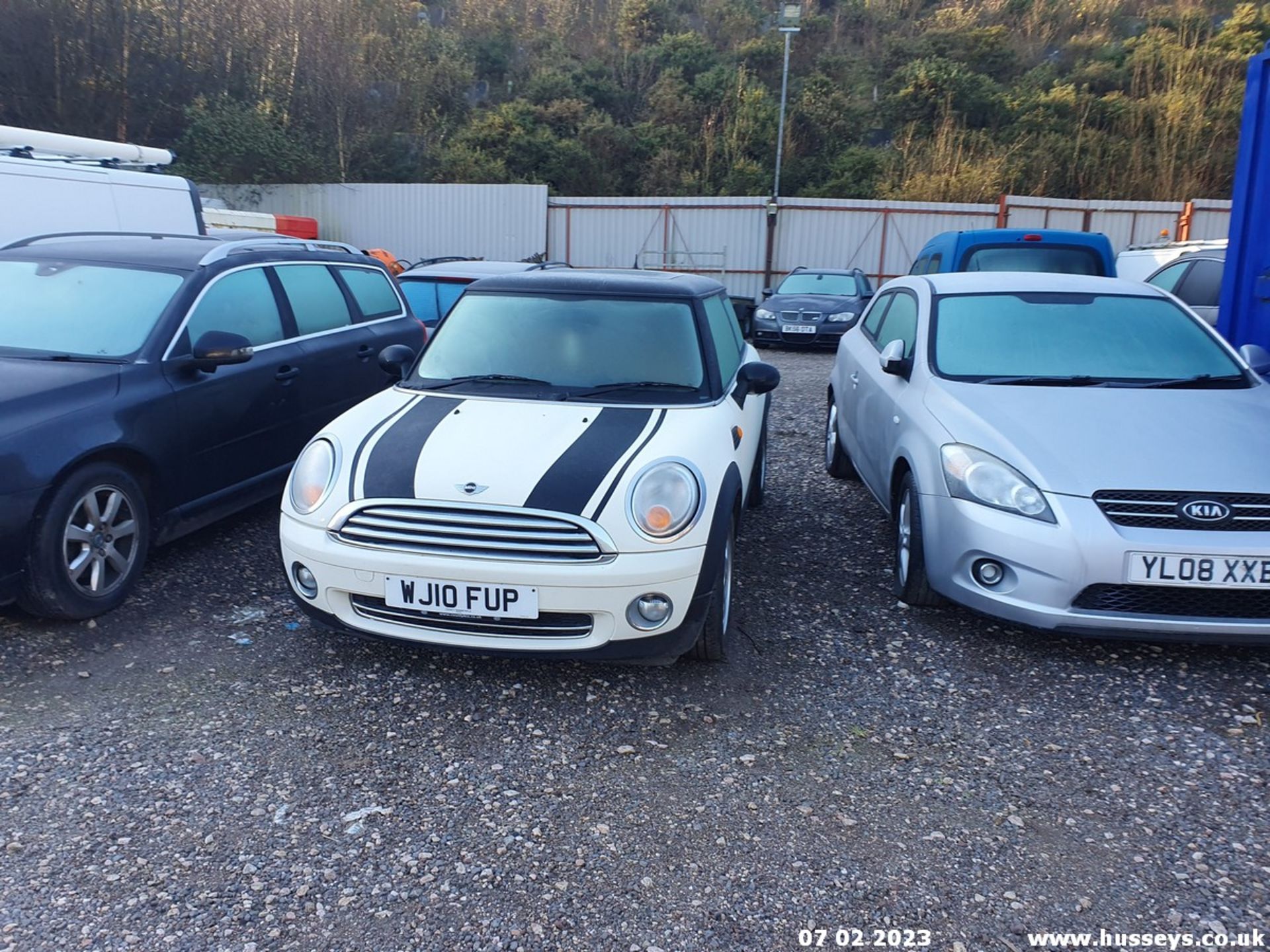 10/10 MINI COOPER AUTO - 1598cc 3dr Hatchback (White, 73k) - Image 6 of 29