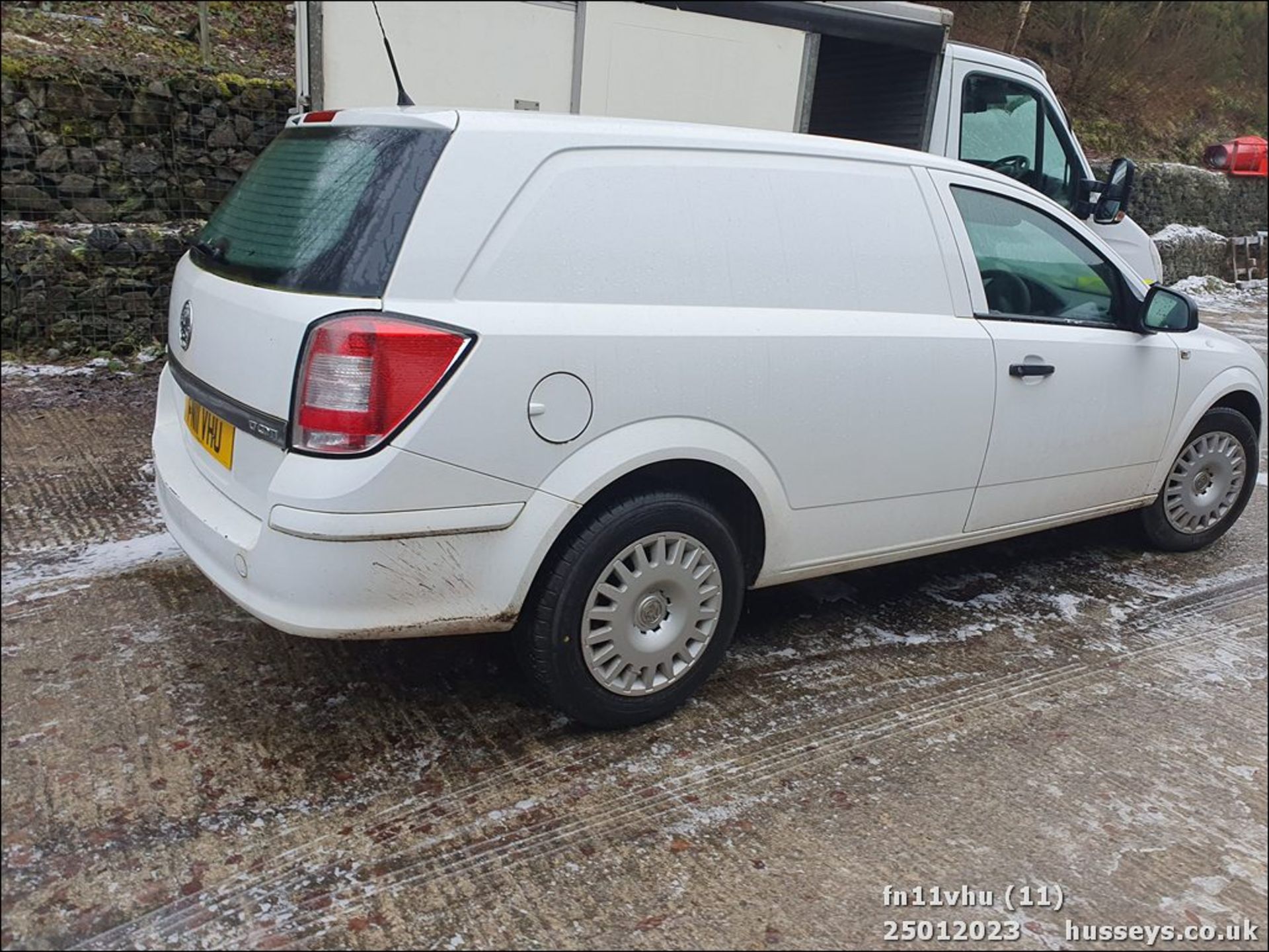 11/11 VAUXHALL ASTRA CLUB A/C CDTI - 1686cc 3dr Van (White, 90k) - Image 11 of 29