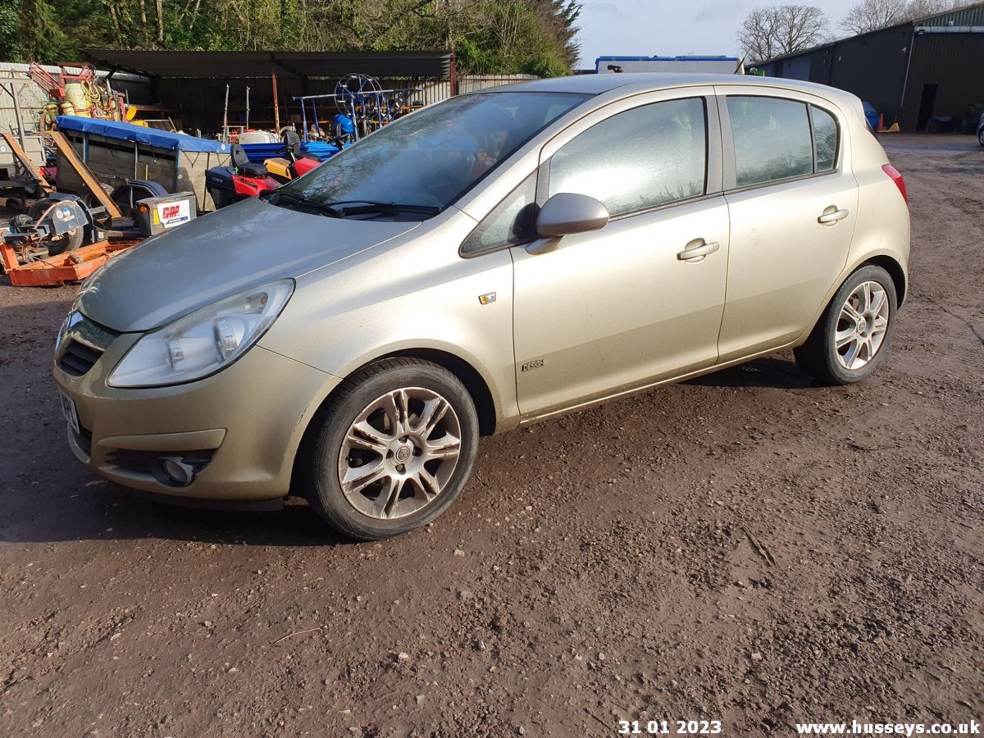 08/58 VAUXHALL CORSA DESIGN - 1229cc 5dr Hatchback (Gold, 50k) - Image 3 of 31