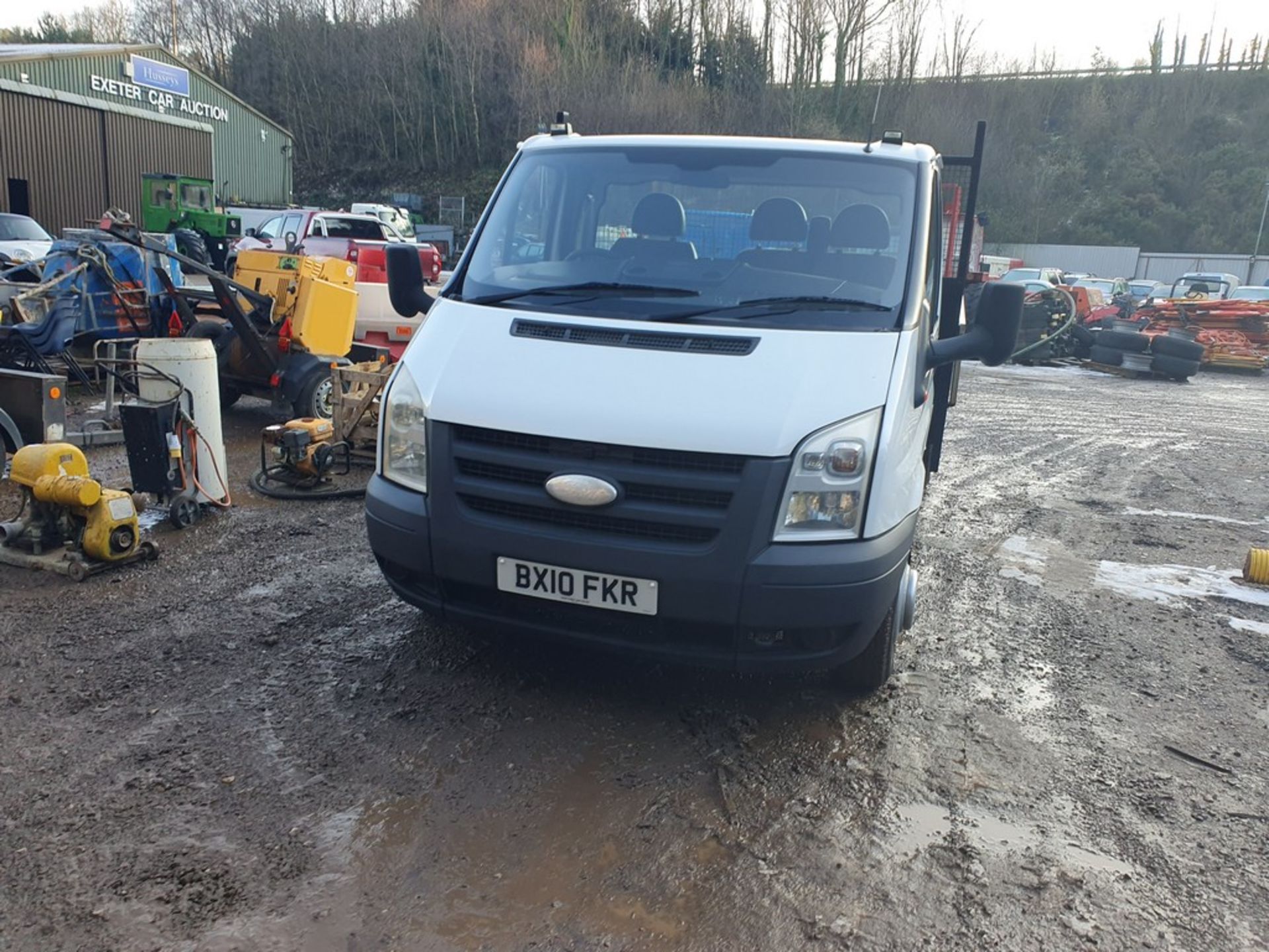 10/10 FORD TRANSIT 100 T350M RWD - 2402cc 2dr Tipper (White, 118k) - Image 8 of 27