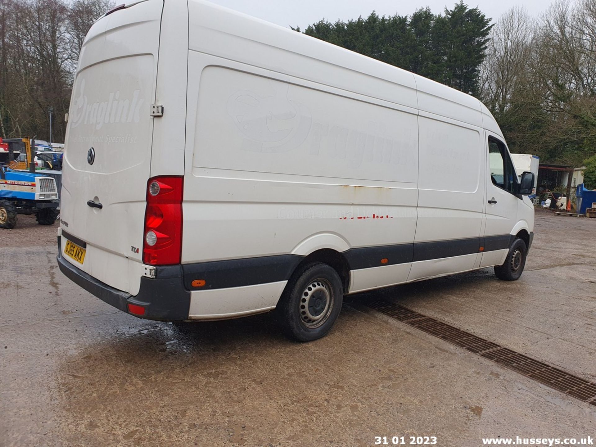 15/65 VOLKSWAGEN CRAFTER CR35 STARTLINE TD - 1968cc 5dr Van (White, 239k) - Image 18 of 55