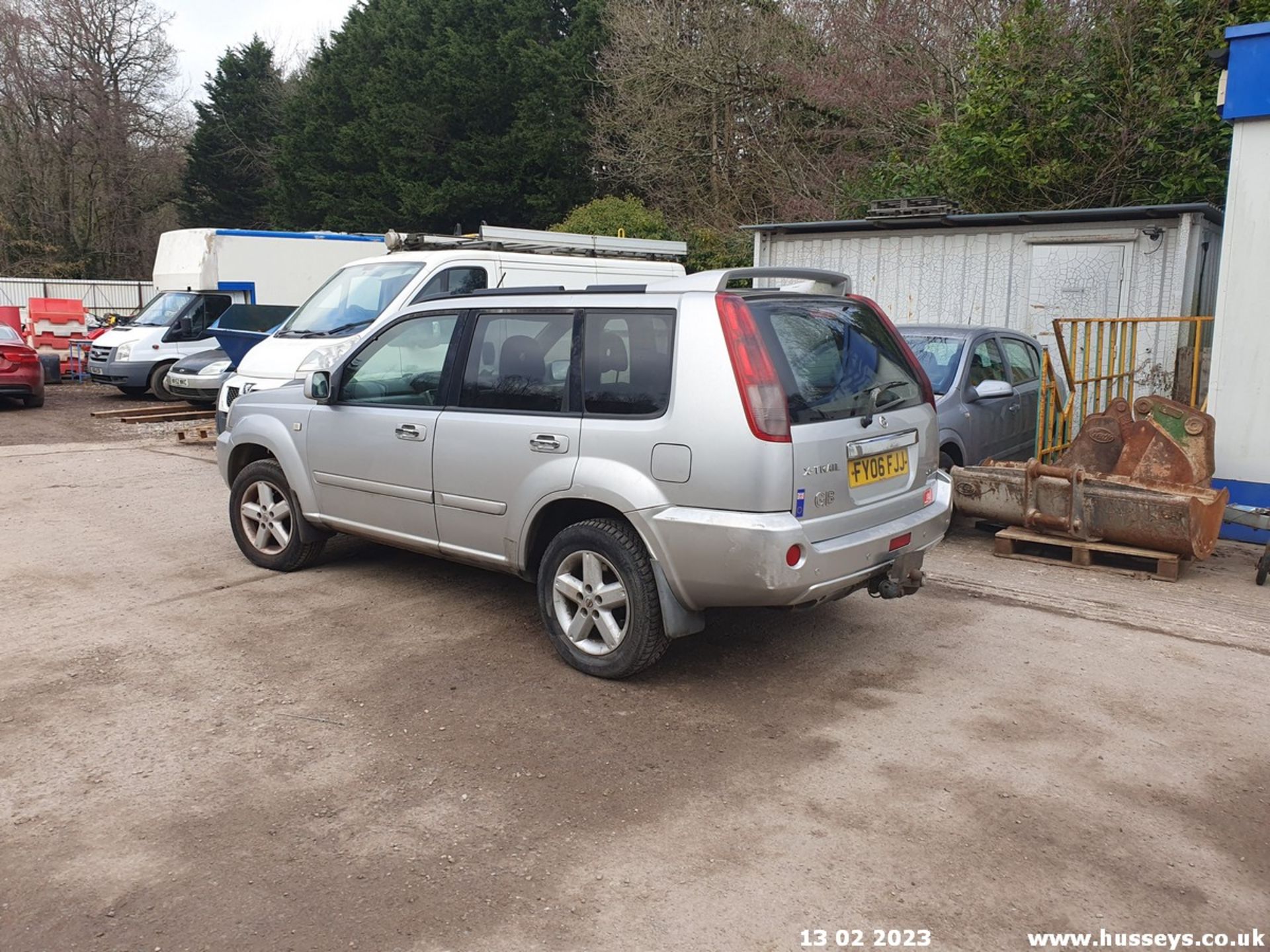 06/06 NISSAN X-TRAIL COLUMBIA DCI - 2184cc 5dr Estate (Silver, 135k) - Image 3 of 28