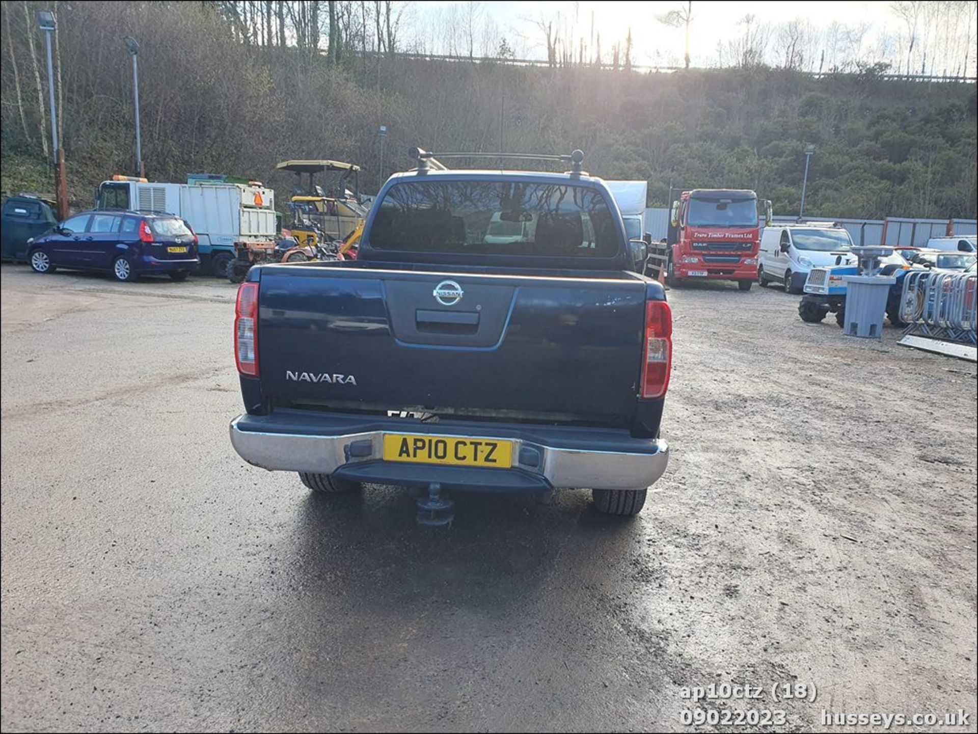 10/10 NISSAN NAVARA TEKNA D/C DCI 188 - 2488cc Pickup (Blue, 124k) - Image 19 of 45